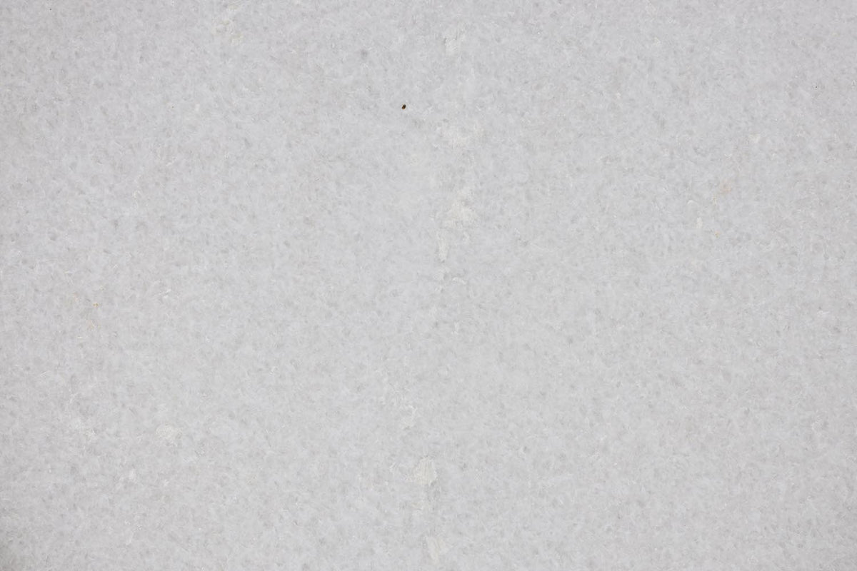 Beistelltisch Karrara White in Weiss präsentiert im Onlineshop von KAQTU Design AG. Beistelltisch ist von White Label Living