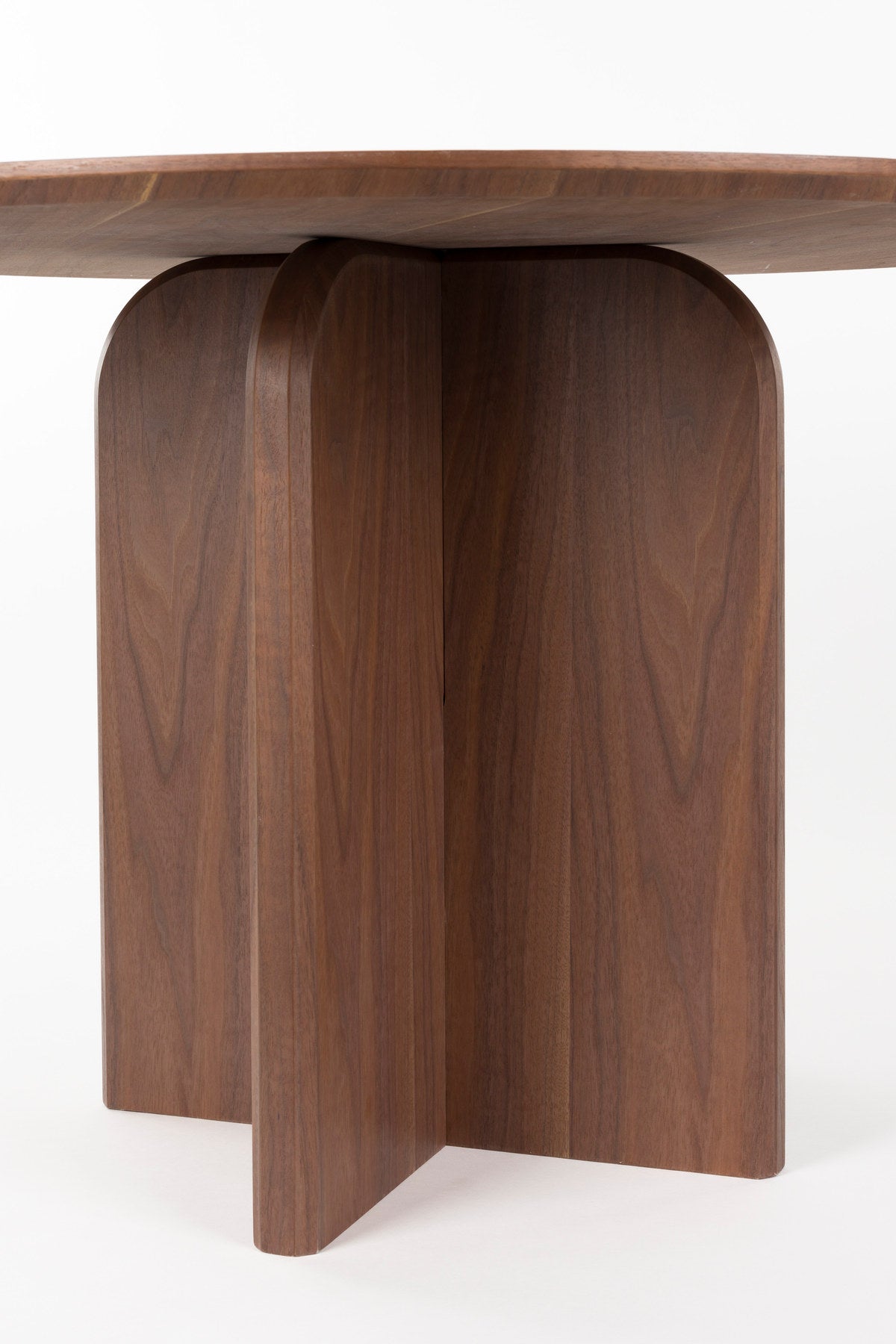 Esstisch Laurent Walnut in Braun präsentiert im Onlineshop von KAQTU Design AG. Esstisch ist von White Label Living