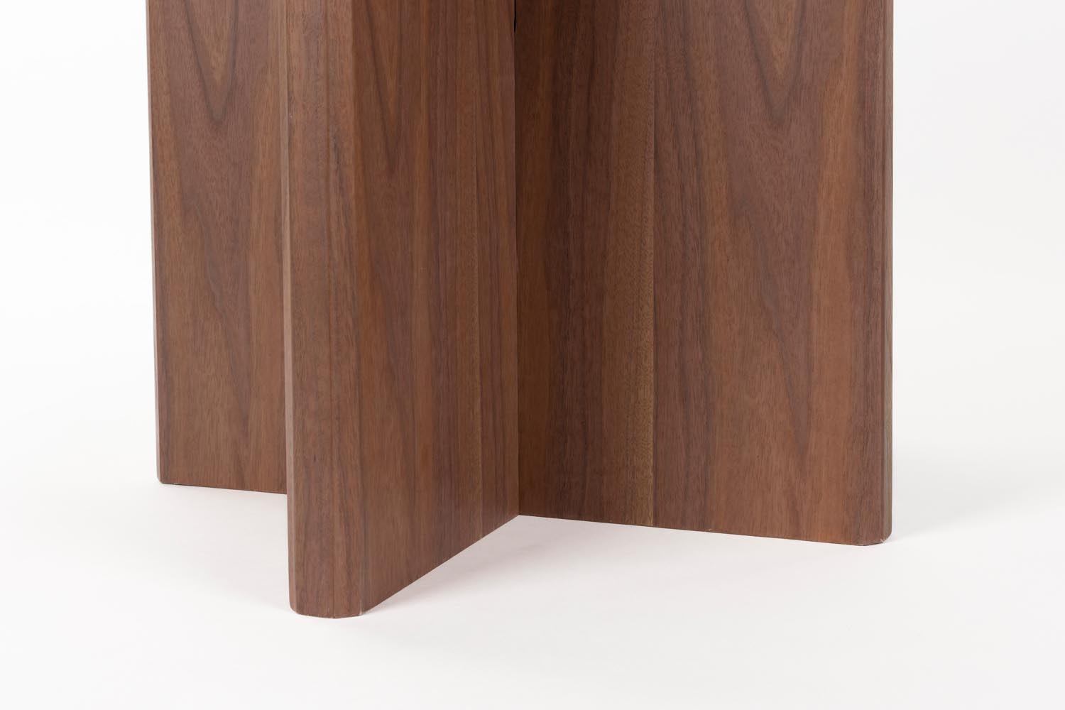 Stilvoller Esstisch Laurent Walnut von White Label Living – perfekt für gemütliche Dinner, robustes Design, passt in jedes Zuhause.