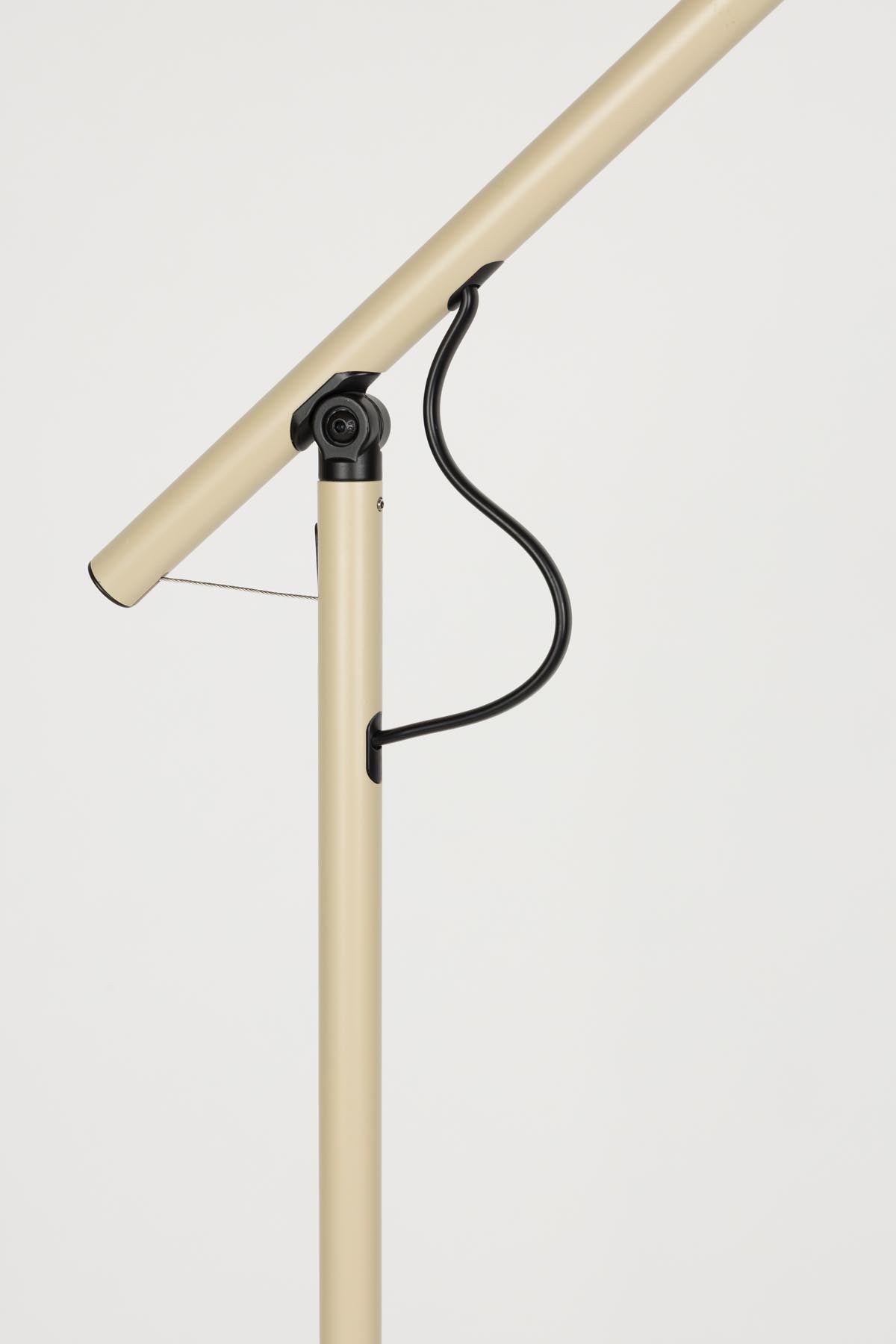 Stehlampe Aero in Beige präsentiert im Onlineshop von KAQTU Design AG. Stehleuchte ist von White Label Living