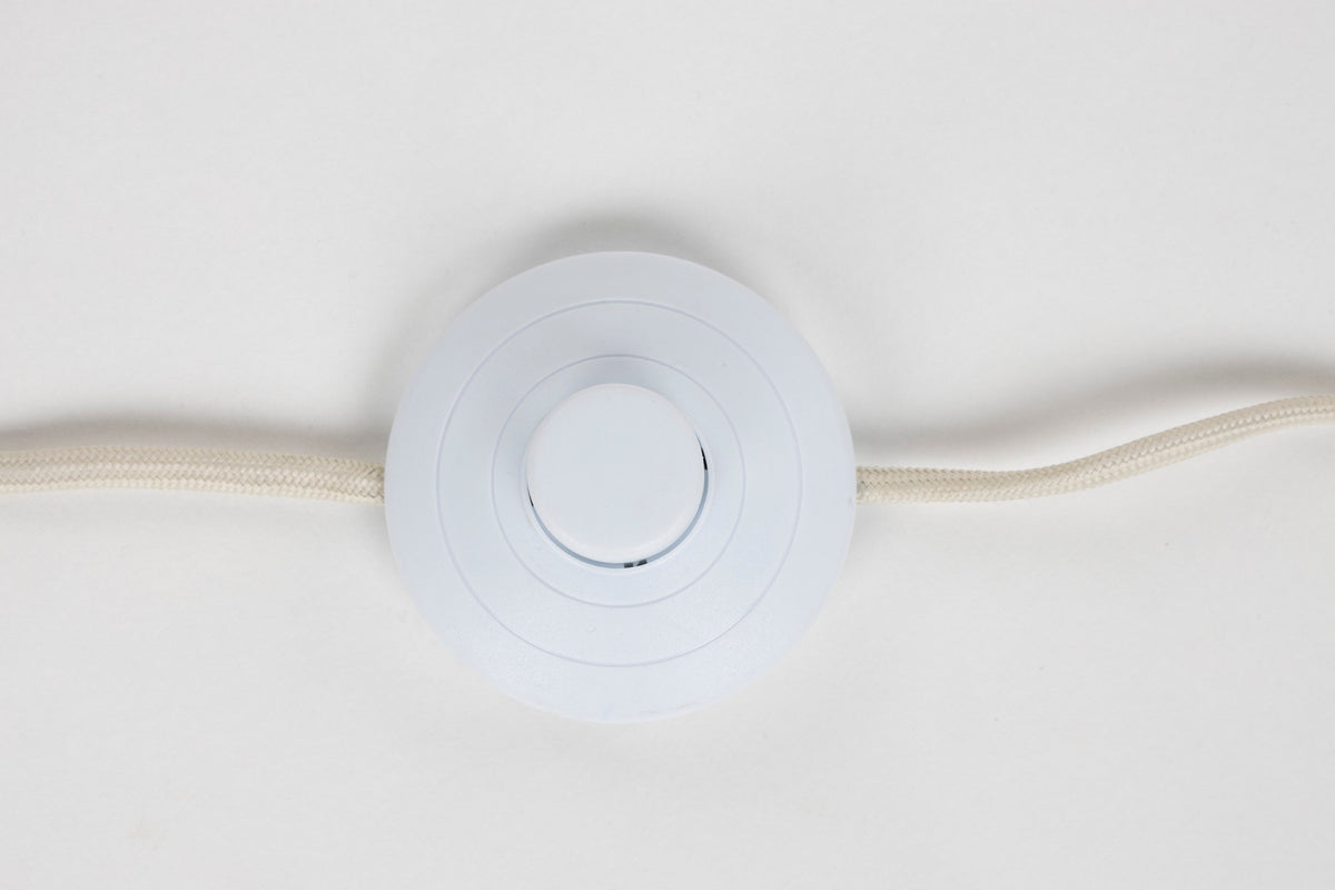 Stehleuchte Susie Beige in beige präsentiert im Onlineshop von KAQTU Design AG. Stehleuchte ist von White Label Living