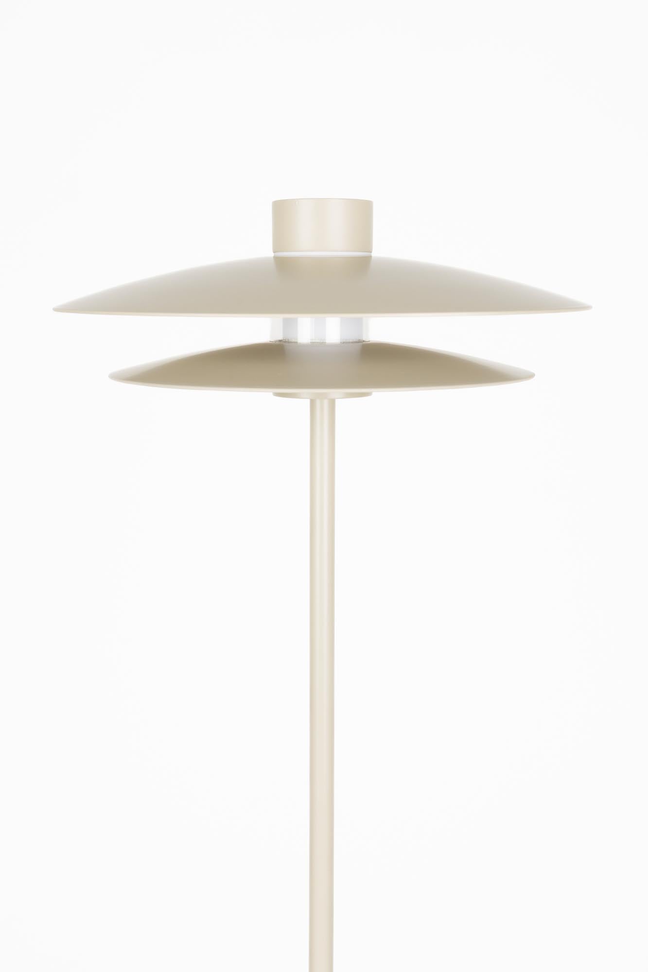 Stehleuchte Wubbo Beige in beige präsentiert im Onlineshop von KAQTU Design AG. Stehleuchte ist von White Label Living