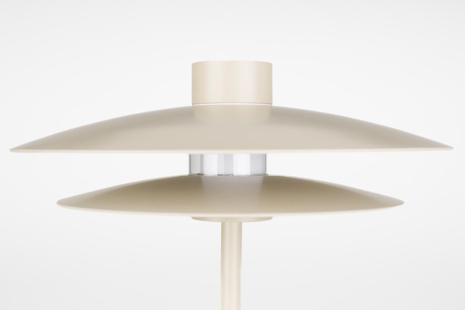 Tischleuchte Wubbo Beige in beige präsentiert im Onlineshop von KAQTU Design AG. Tischleuchte ist von White Label Living