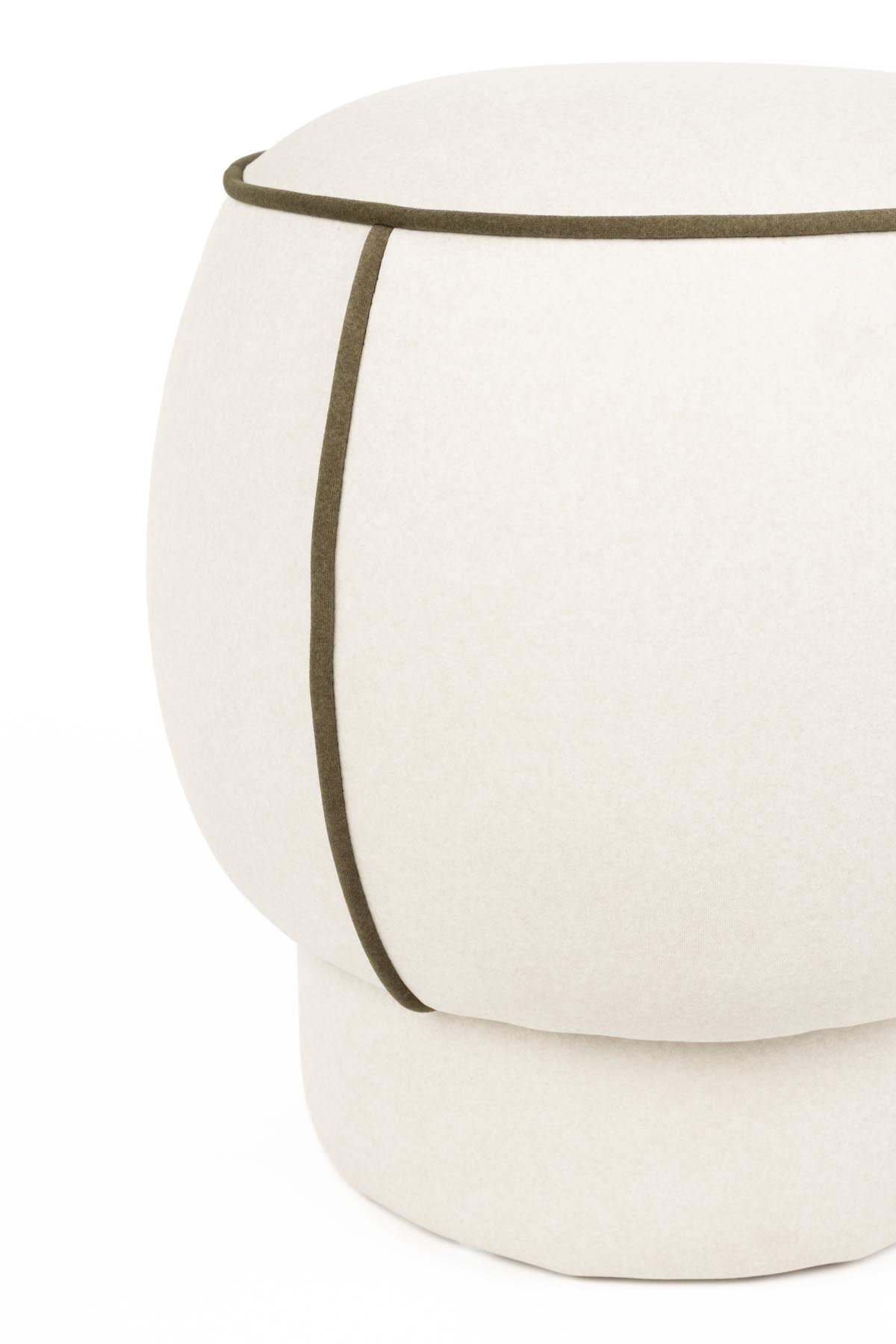 Hocker Marina in Weiss präsentiert im Onlineshop von KAQTU Design AG. Hocker ist von White Label Living