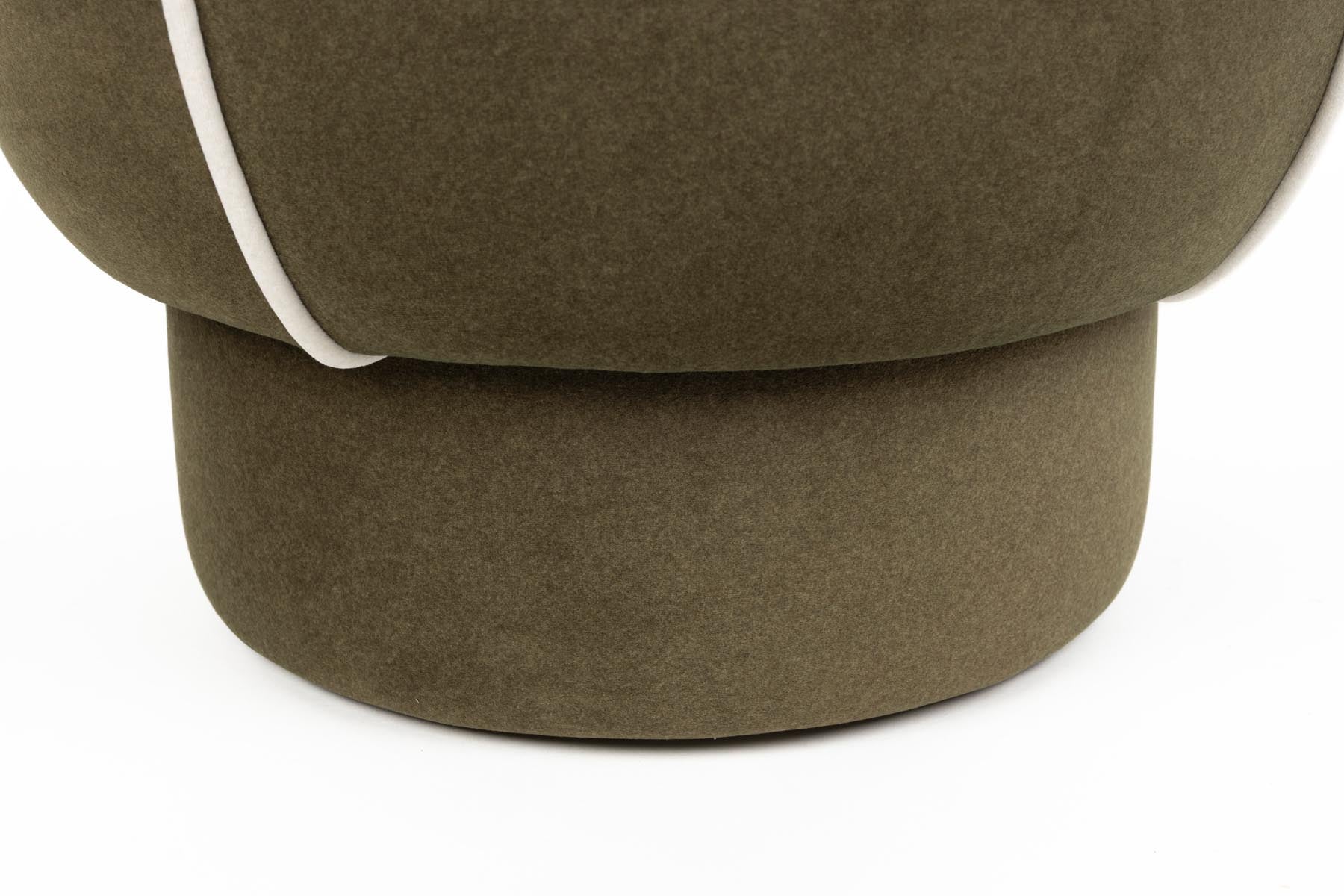Hocker Marina in Grün präsentiert im Onlineshop von KAQTU Design AG. Hocker ist von White Label Living