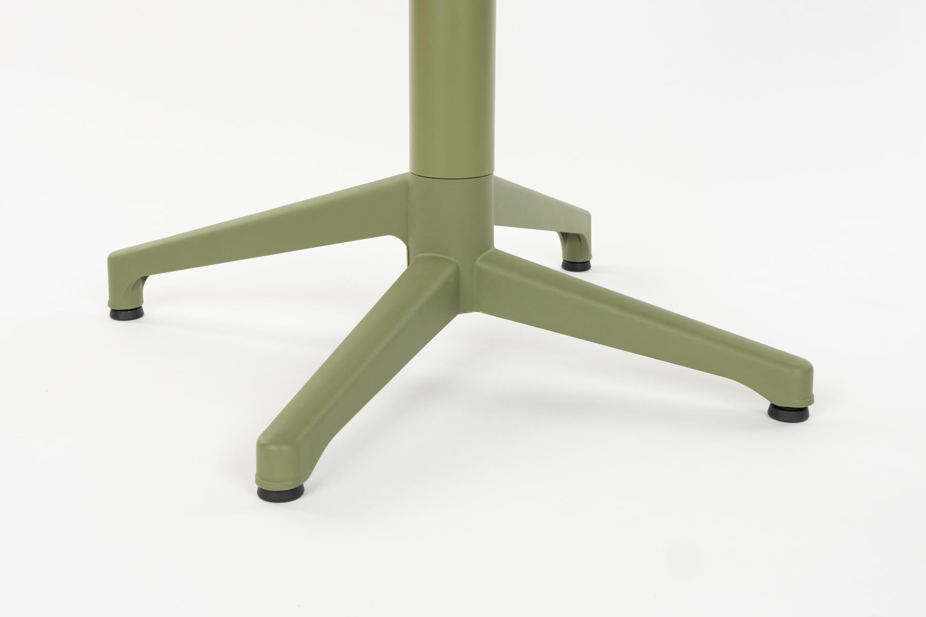 Bistro Tisch George in Grün präsentiert im Onlineshop von KAQTU Design AG. Gartentisch ist von White Label Living
