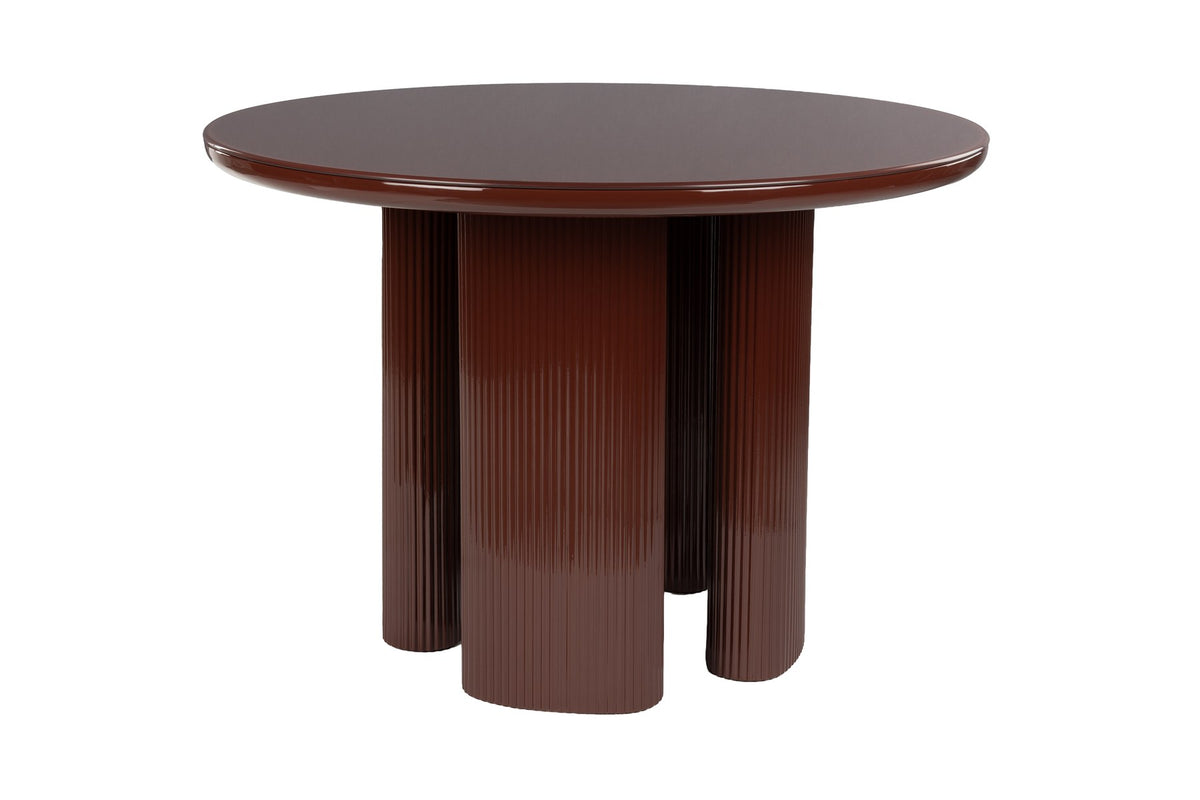 Runder Esstisch Dining Table Timo mit roter Hochglanz-Tischplatte und schwarzem Gestell aus Eisen mit vier gerillten Beinen in der Mitte.