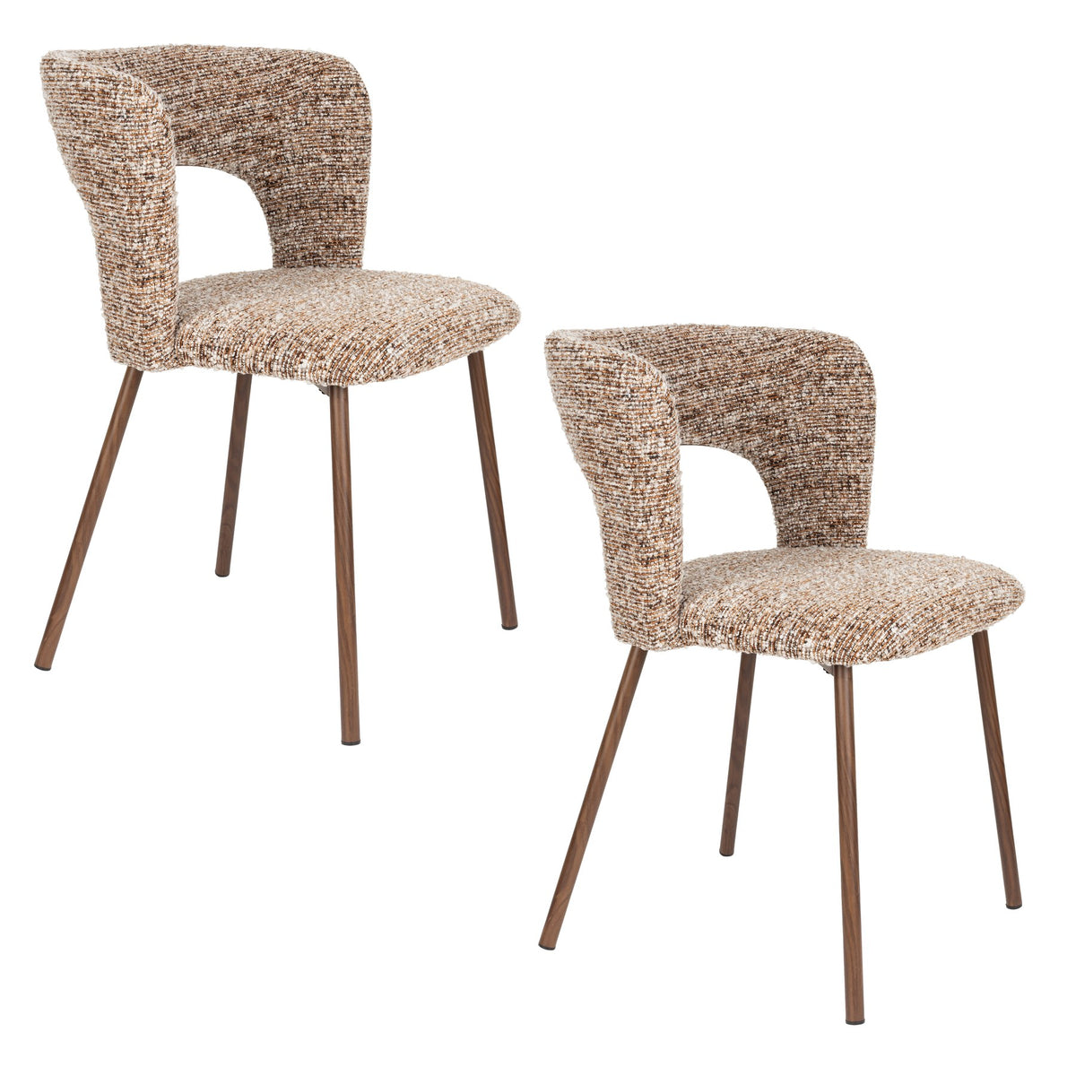 Stuhl Chelsea von White Label Living mit beigem, grob gewebtem Polsterbezug und schlankem Gestell mit bogenförmiger Rückenlehne.