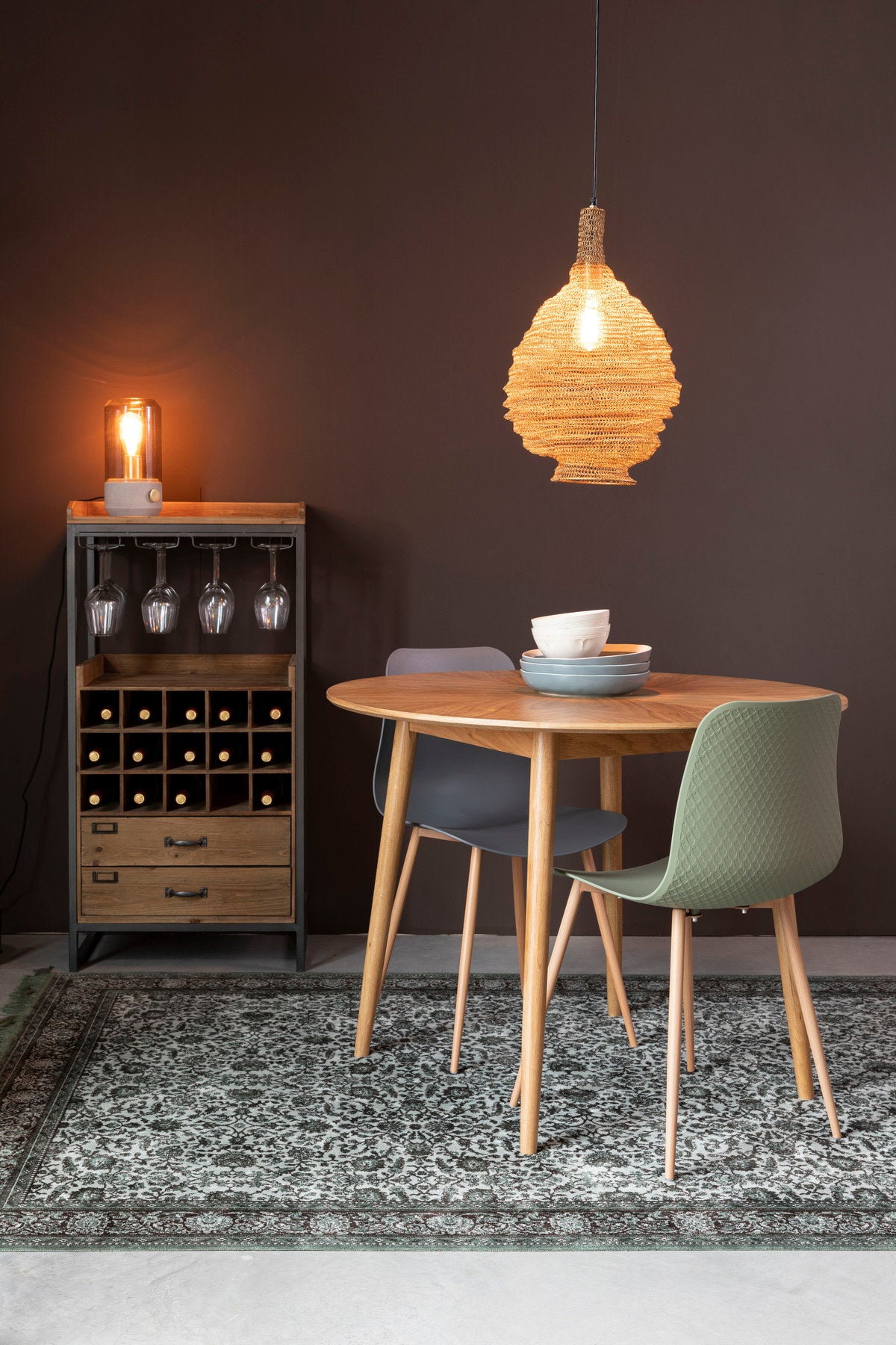 Stuhl LEON in Grün präsentiert im Onlineshop von KAQTU Design AG. Stuhl ist von White Label Living