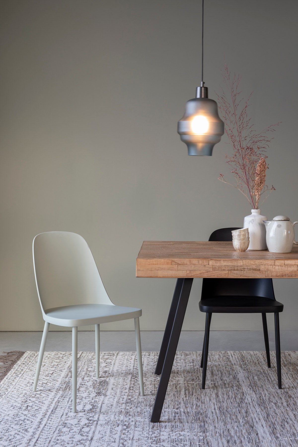 Stuhl PIP in Minze präsentiert im Onlineshop von KAQTU Design AG. Stuhl ist von White Label Living