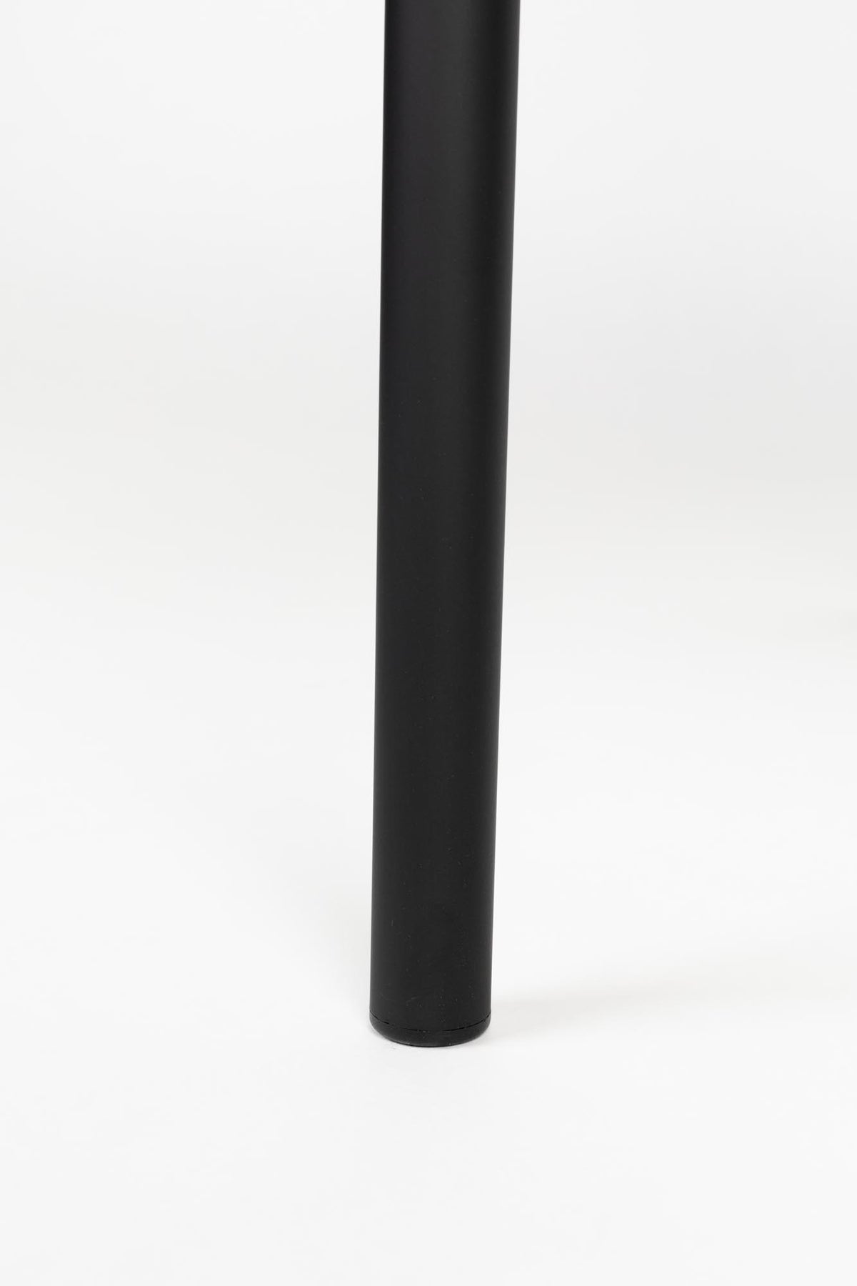 Braune Stuhl Sanne Brownie mit gepolstertem Sitz aus Polyester-Gewebe, Schale aus Birkensperrholz und Stahlrahmen, für den Innenbereich.