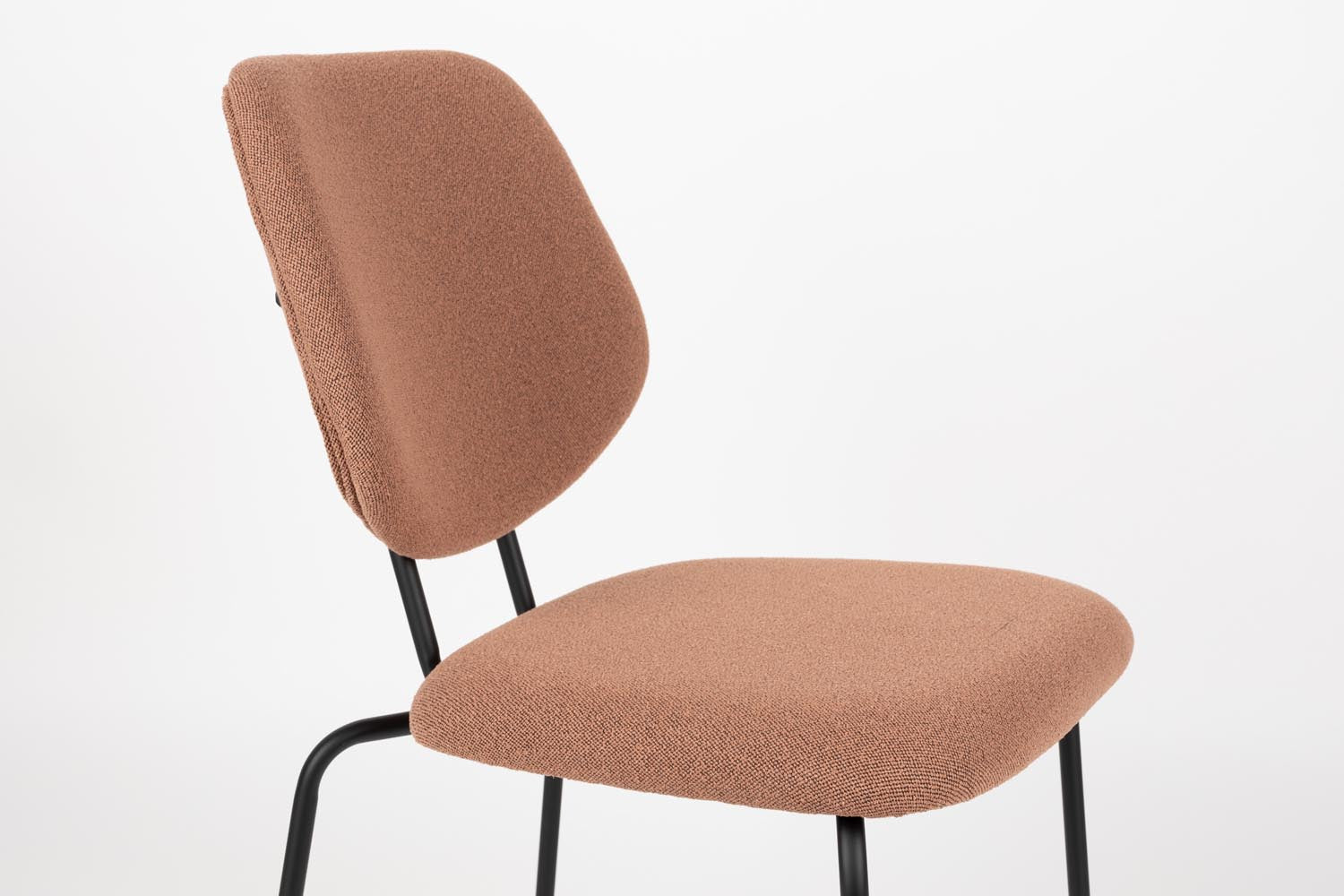 Entdecken Sie den Stuhl Zelo von White Label Living – ein eleganter und bequemer Stuhl, der sich perfekt in Ihr Zuhause integriert. Ideal für Esszimmer!