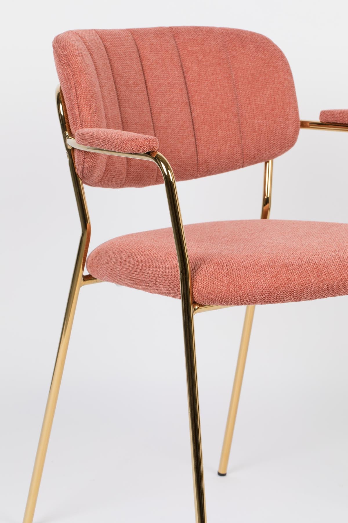 Armlehnstuhl Jolien gepolstert in Rosa präsentiert im Onlineshop von KAQTU Design AG. Stuhl mit Armlehne ist von White Label Living