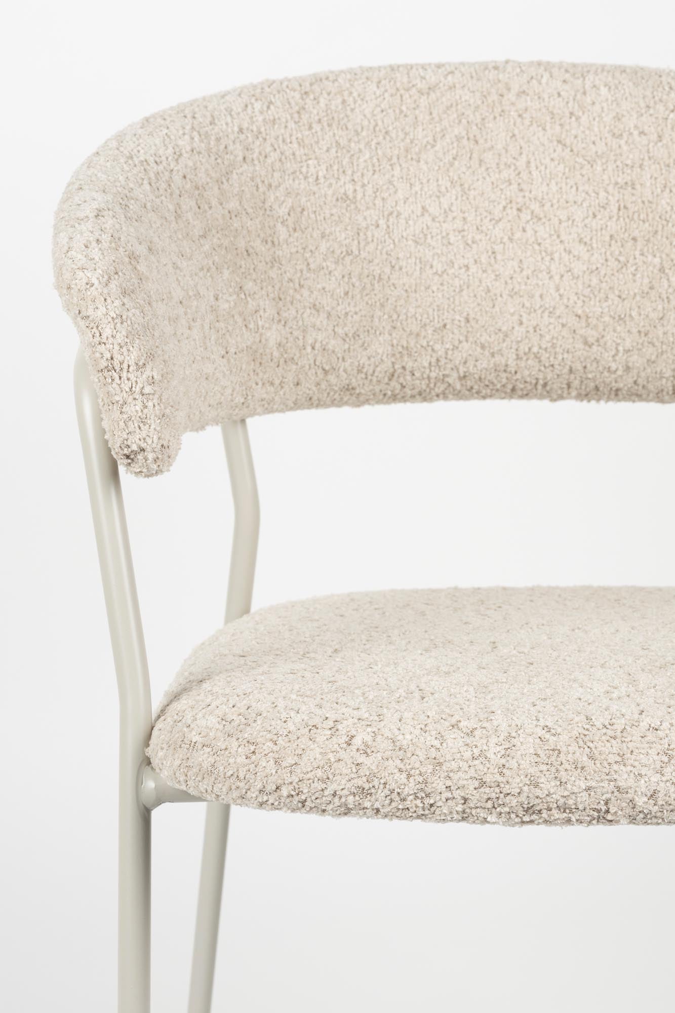 Erleben Sie den eleganten Armlehnstuhl Zeri Off White von White Label Living – perfekter Sitzkomfort und modernes Design für Ihr Zuhause.