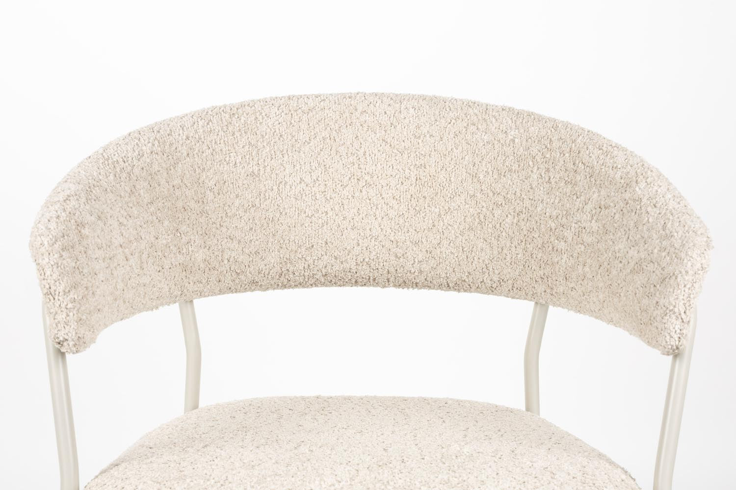 Entdecken Sie den stilvollen Armlehnstuhl Zeri Off White von White Label Living – ideal für Ihr Esszimmer, vereint Komfort und modernes Design.