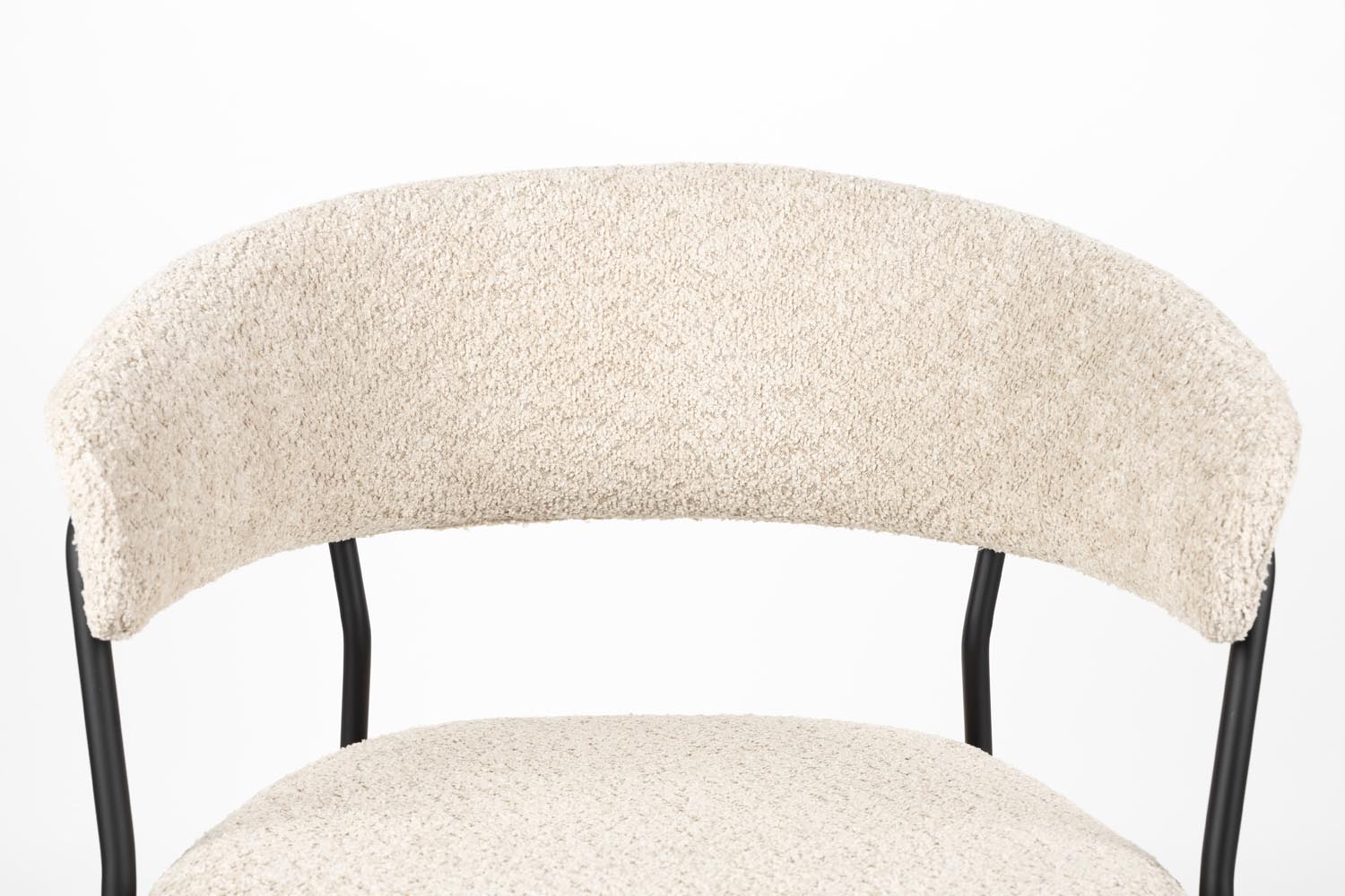 Entdecken Sie den Armlehnstuhl Zeri Black von White Label Living – eine harmonische Verbindung aus modernem Design und erstklassigem Komfort für Ihr Zuhause.