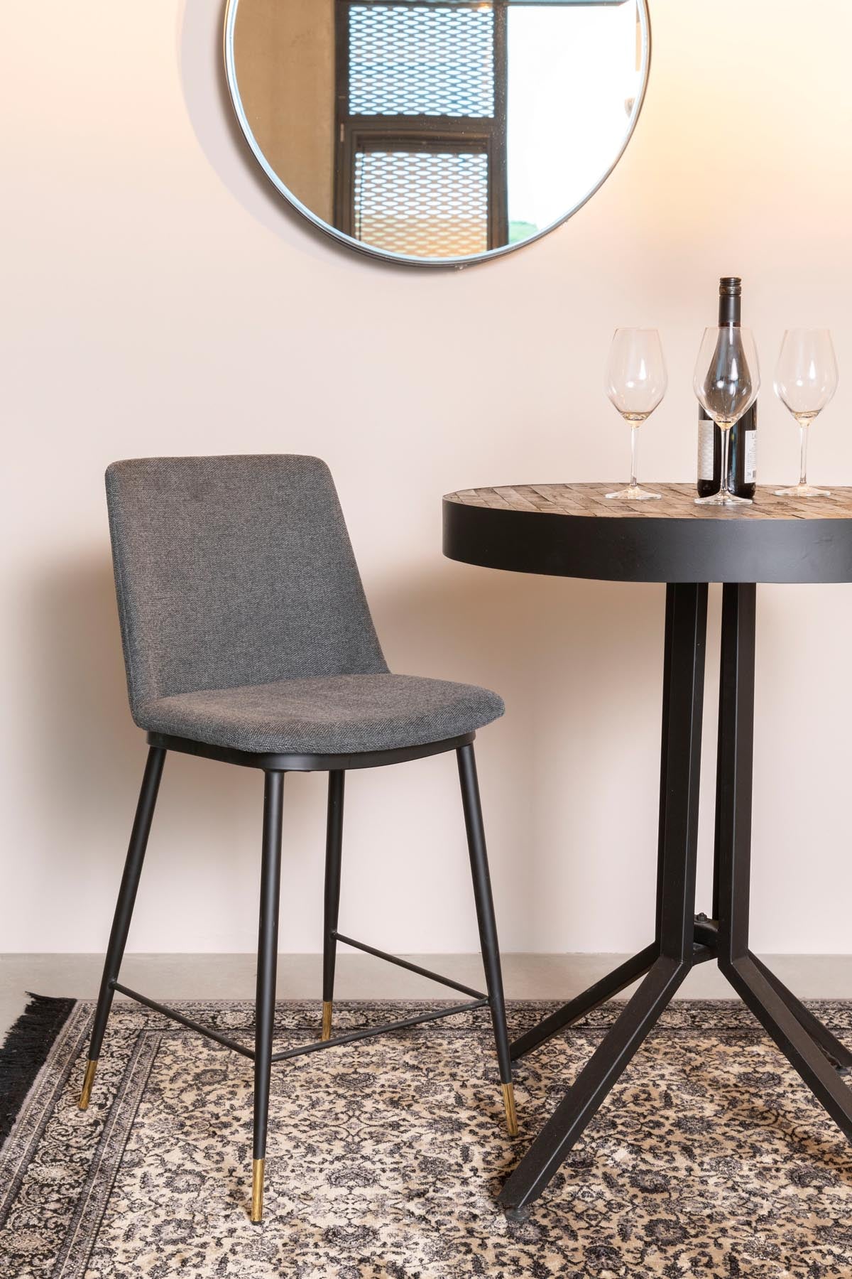Barstuhl LIONEL in Dunkelgrau präsentiert im Onlineshop von KAQTU Design AG. Barstuhl ist von White Label Living