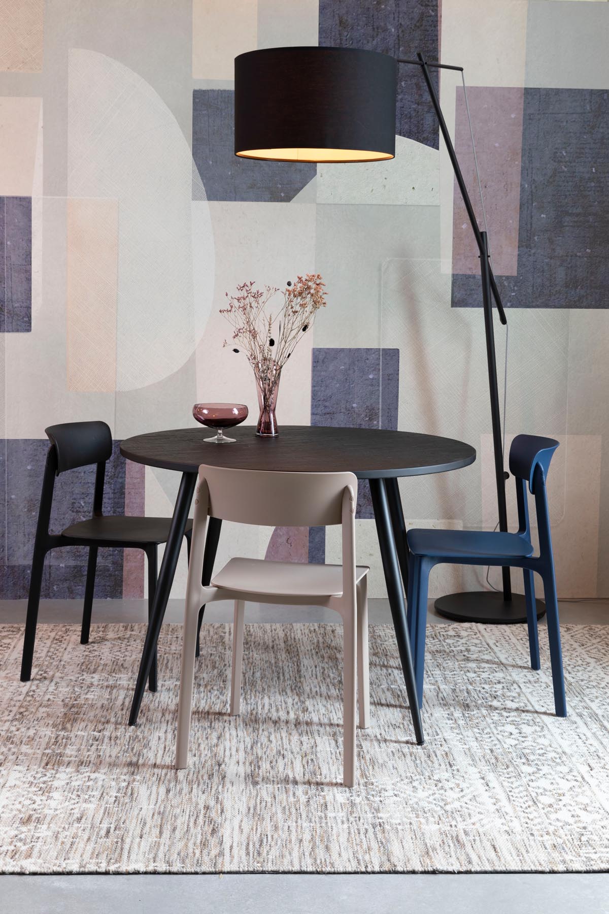 Tisch MO in Schwarz präsentiert im Onlineshop von KAQTU Design AG. Esstisch ist von White Label Living