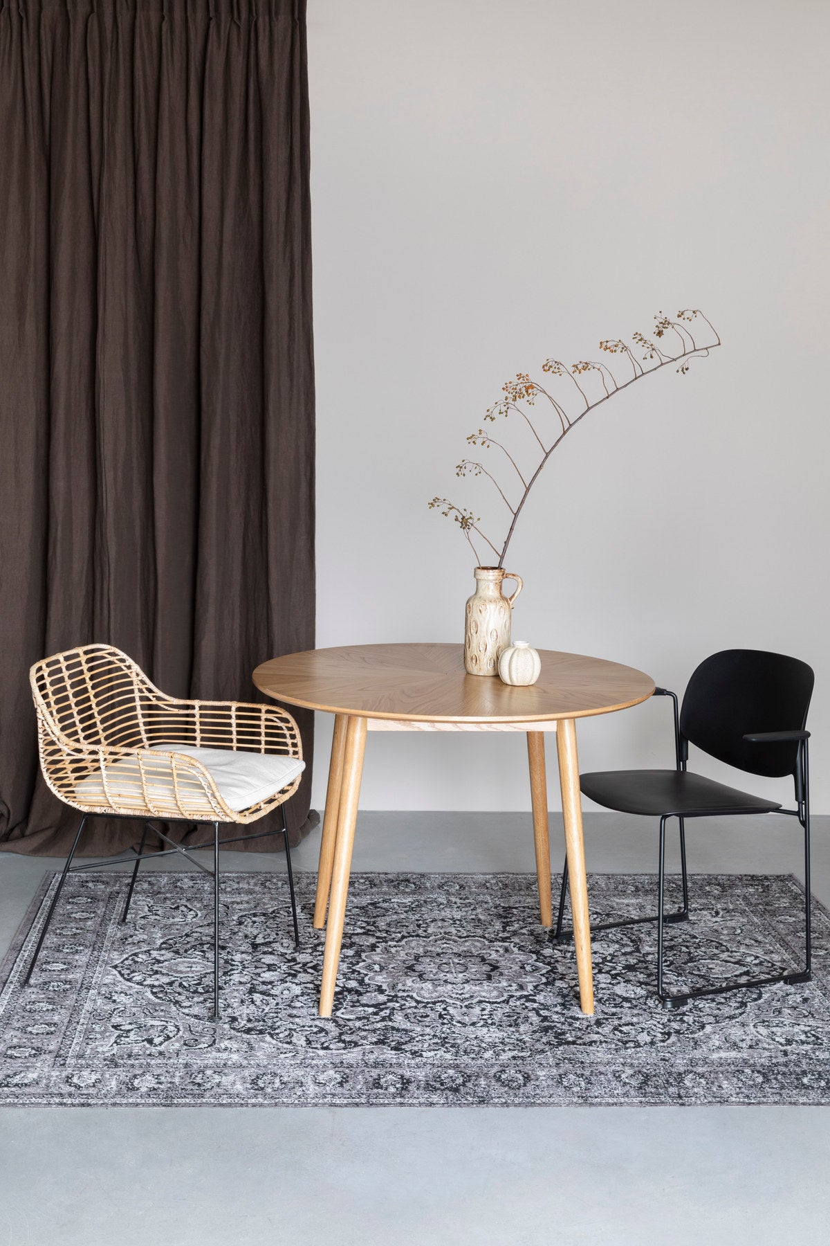 Tisch Fabio rund in Braun präsentiert im Onlineshop von KAQTU Design AG. Esstisch ist von White Label Living