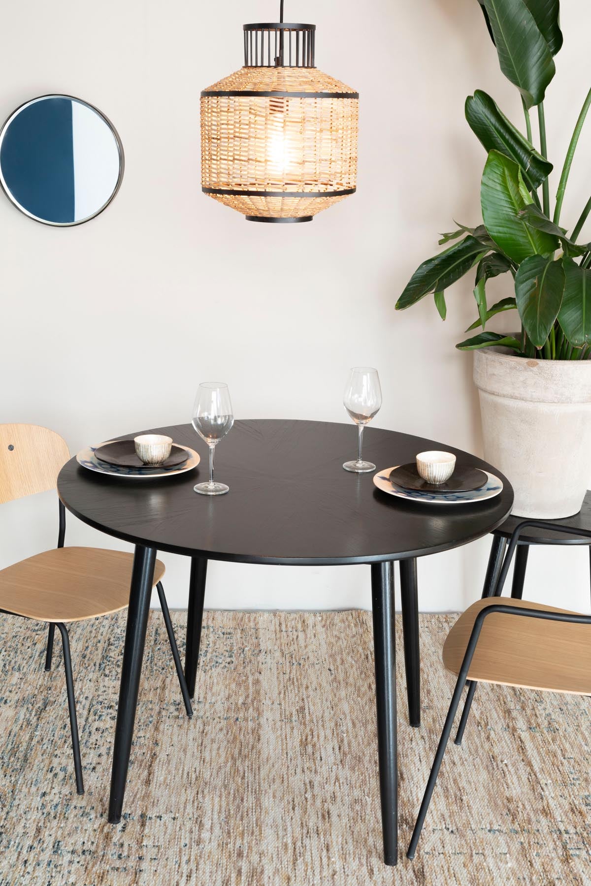 Tisch Fabio rund in Schwarz präsentiert im Onlineshop von KAQTU Design AG. Esstisch ist von White Label Living
