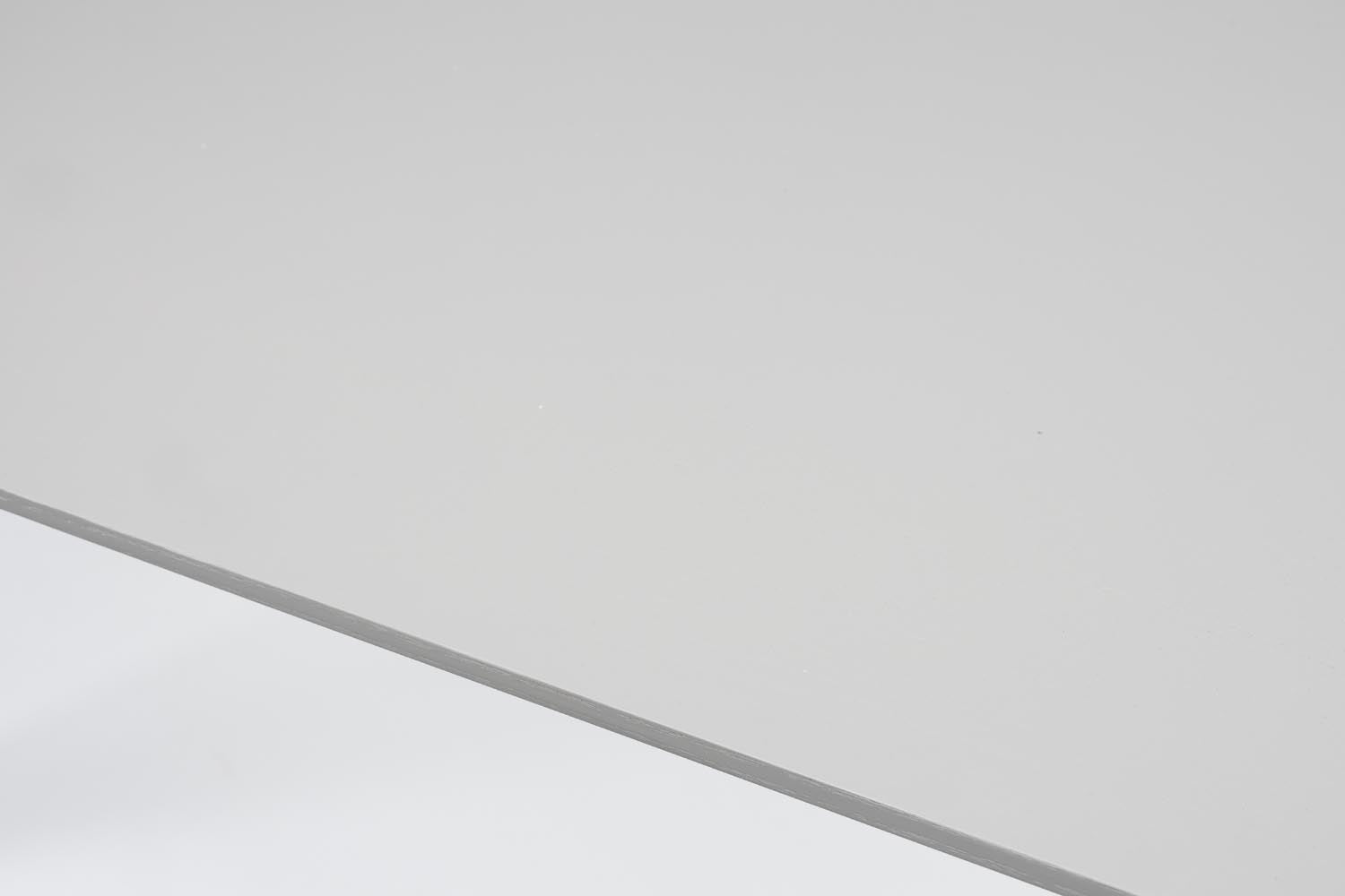 Der Zeme Esstisch von White Label Living besticht durch modernes Design und hochwertige Holzverarbeitung. Perfekt für stilvolle Essbereiche!