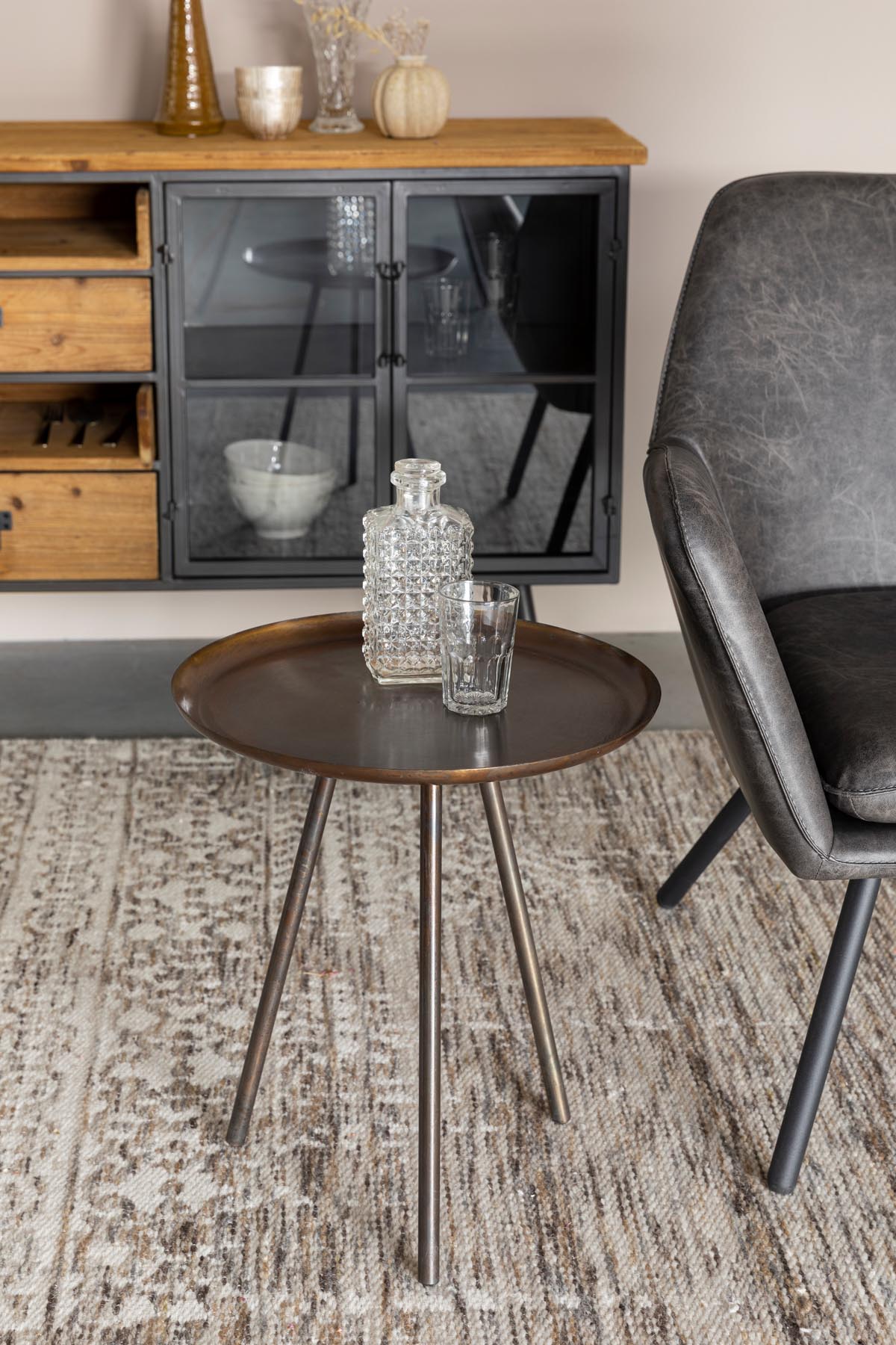 Beistelltisch Frost in Kupfer präsentiert im Onlineshop von KAQTU Design AG. Beistelltisch ist von White Label Living