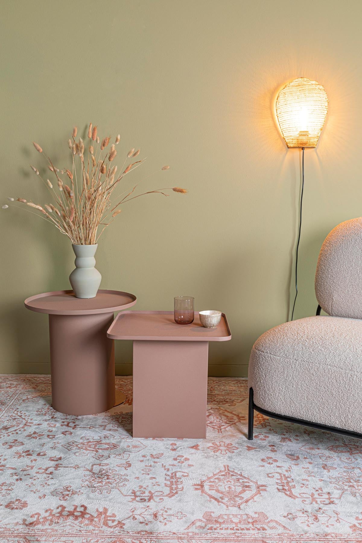 Beistelltisch Sverre rund in Rosa präsentiert im Onlineshop von KAQTU Design AG. Beistelltisch ist von White Label Living