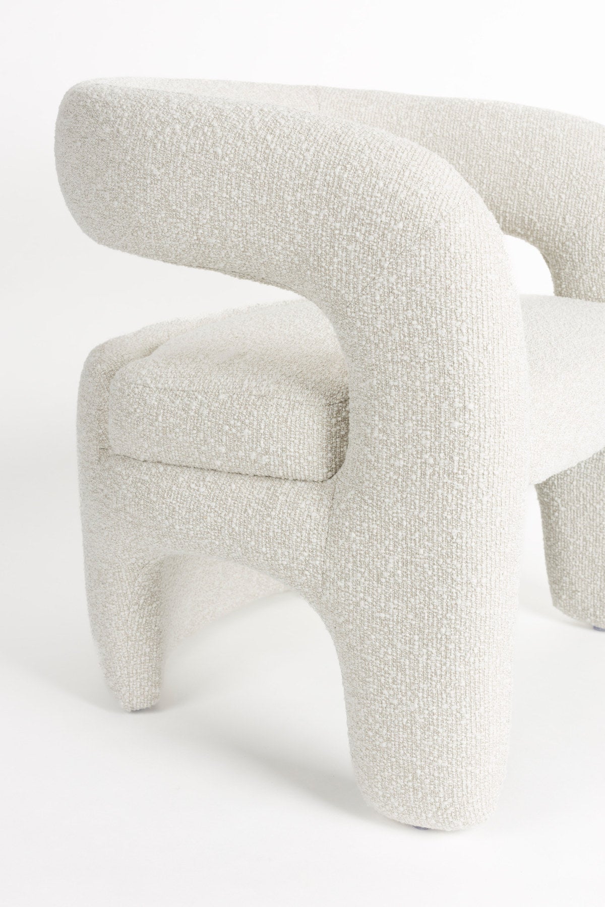Loungesessel Nova in Weiss präsentiert im Onlineshop von KAQTU Design AG. Sessel mit Armlehnen ist von White Label Living