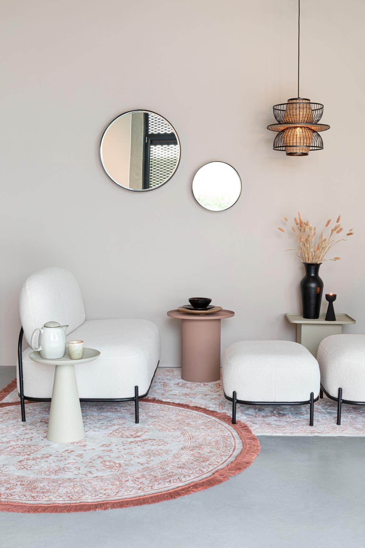 Hocker POLLY in Elfenbein präsentiert im Onlineshop von KAQTU Design AG. Hocker ist von White Label Living