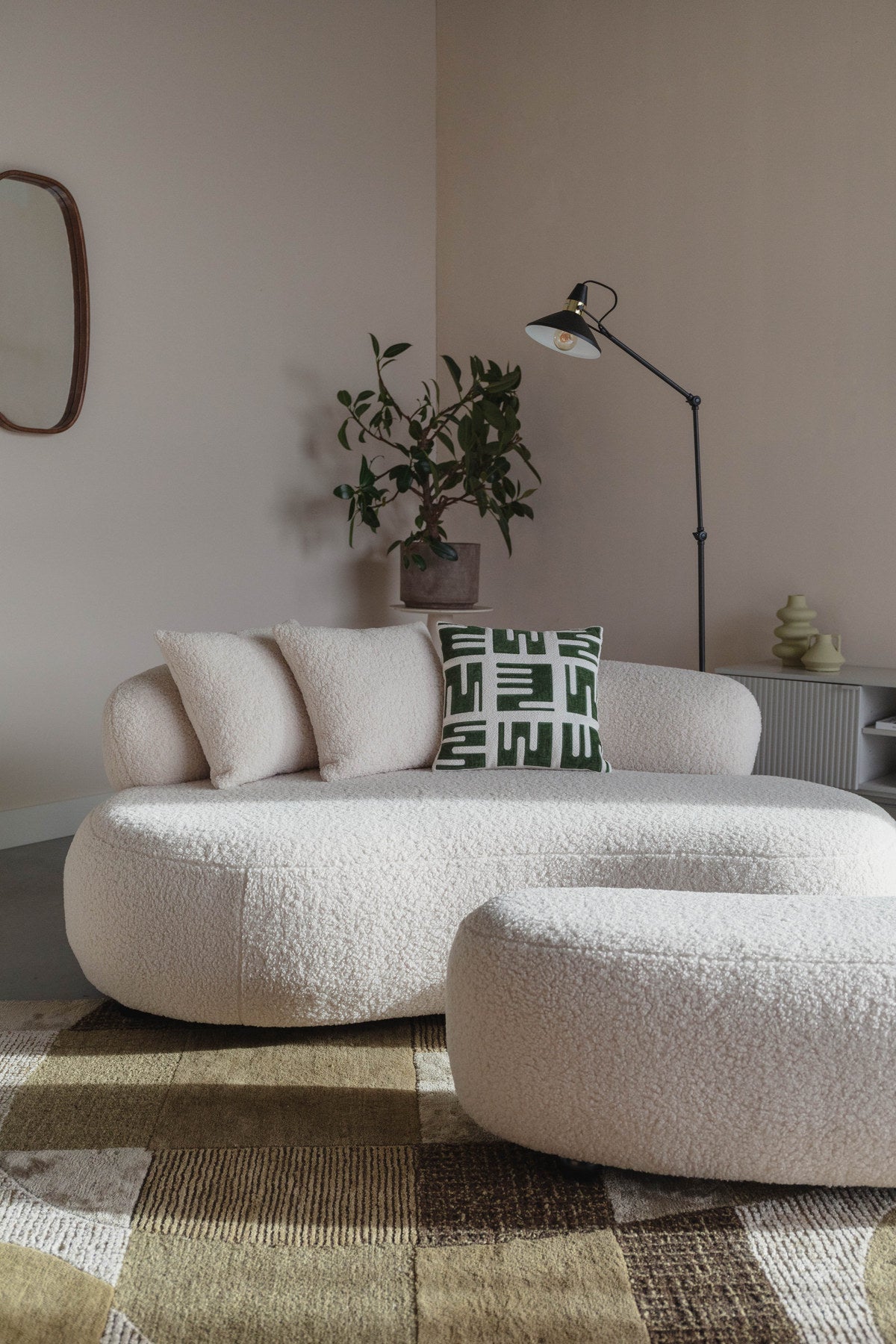 Hocker Noxx in Weiss präsentiert im Onlineshop von KAQTU Design AG. Hocker ist von White Label Living