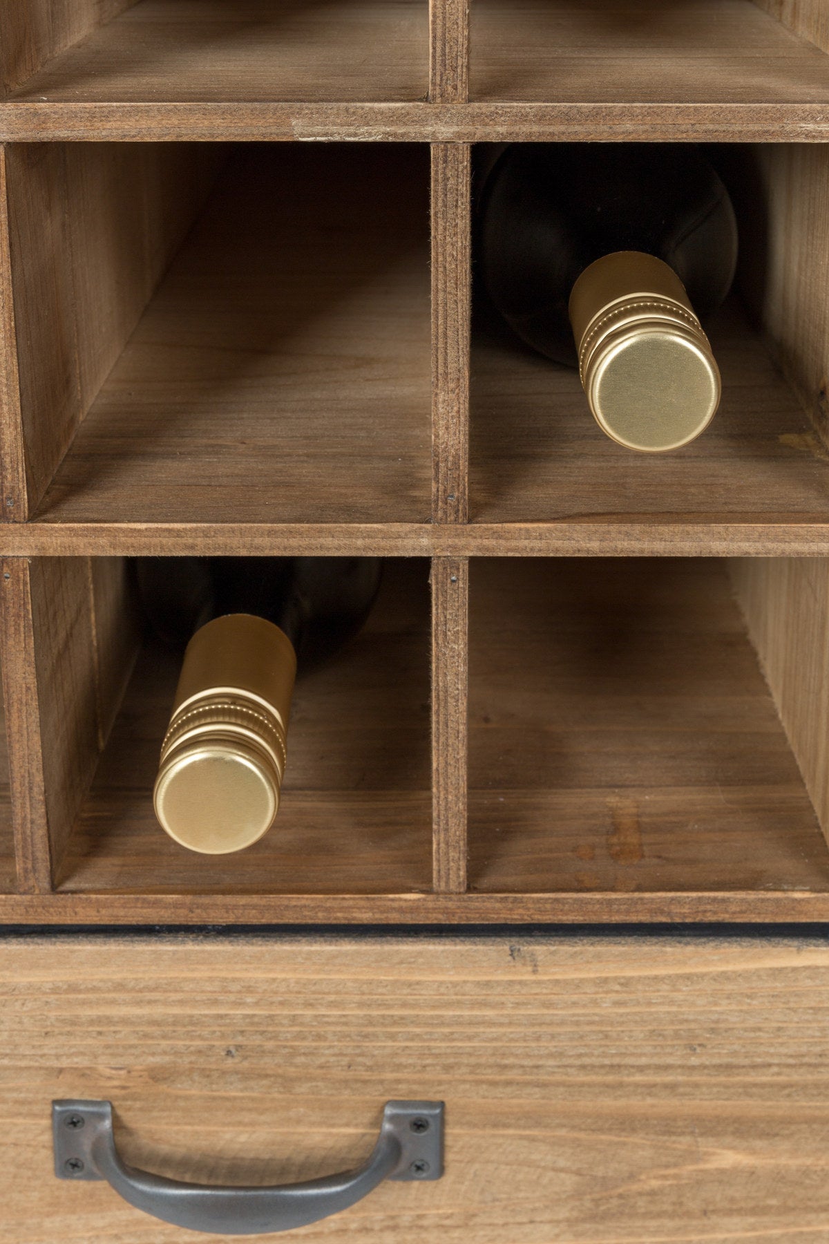 Cabinet Edgar in Braun präsentiert im Onlineshop von KAQTU Design AG. Vitrine ist von White Label Living