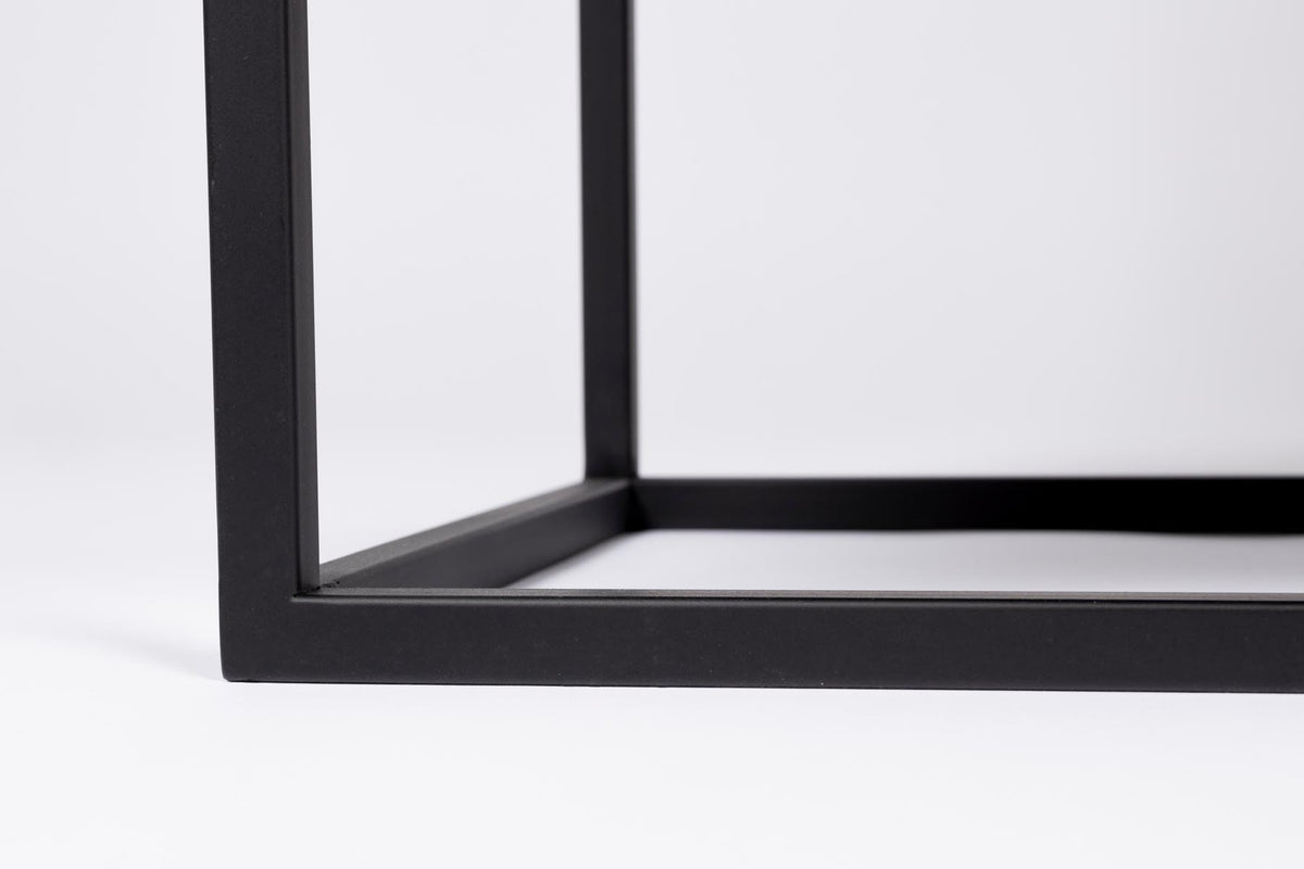 Cabinet Guuji Low 2türig in Schwarz/Natur präsentiert im Onlineshop von KAQTU Design AG. Vitrine ist von White Label Living