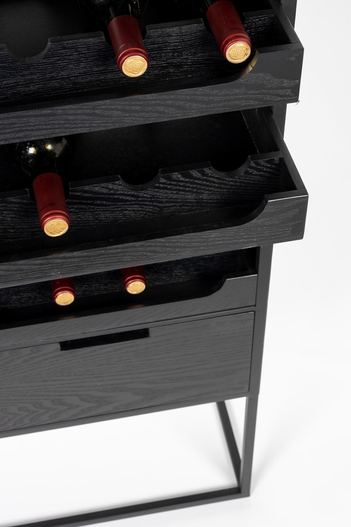 Weinregal Guuji High in Schwarz/Natur präsentiert im Onlineshop von KAQTU Design AG. Weinregal ist von White Label Living