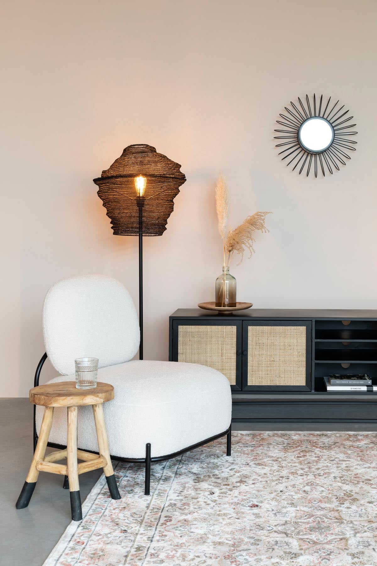 Sideboard Guuji in Schwarz/Natur präsentiert im Onlineshop von KAQTU Design AG. Sideboard ist von White Label Living