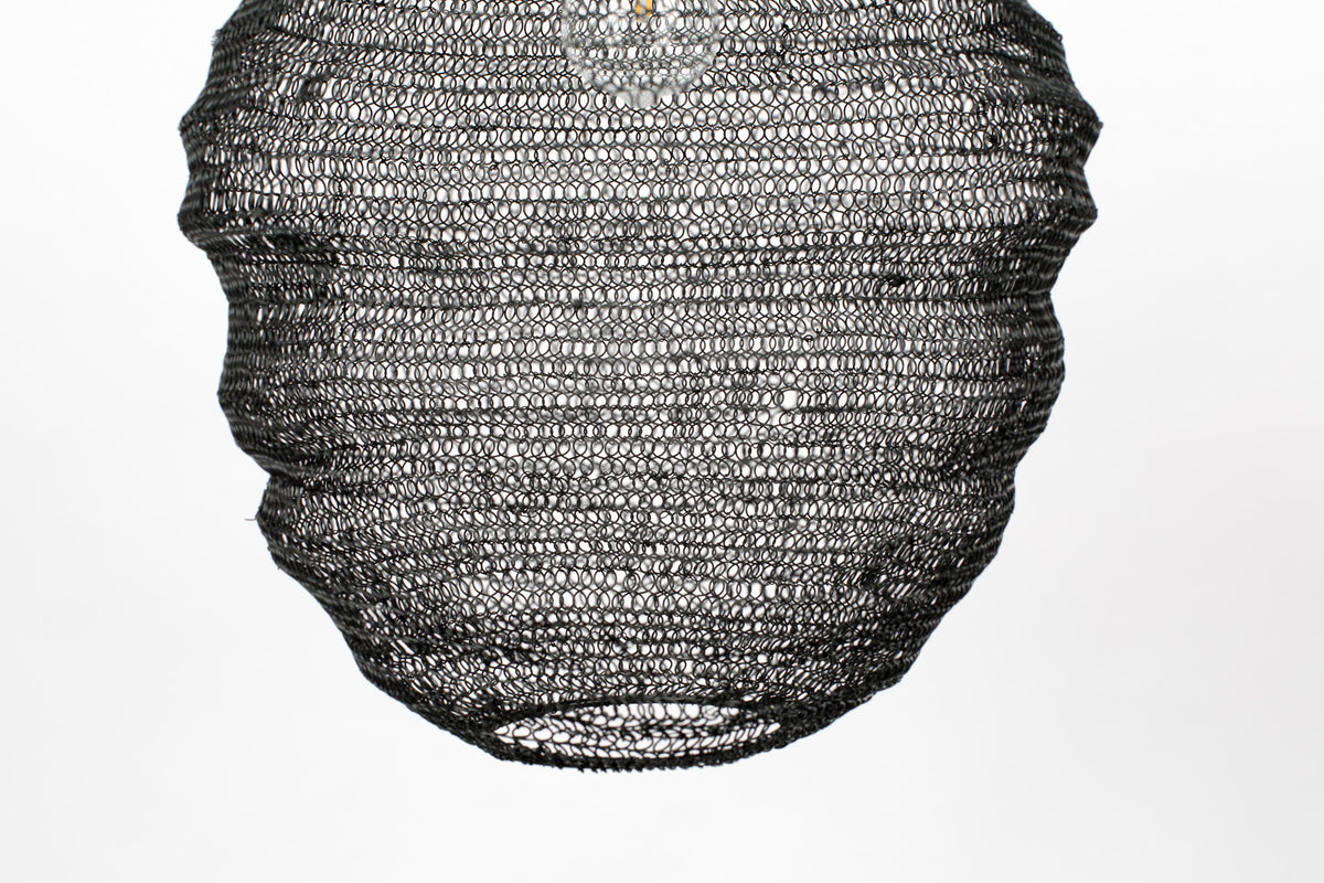 Pendellampe Lena in Schwarz präsentiert im Onlineshop von KAQTU Design AG. Pendelleuchte ist von White Label Living