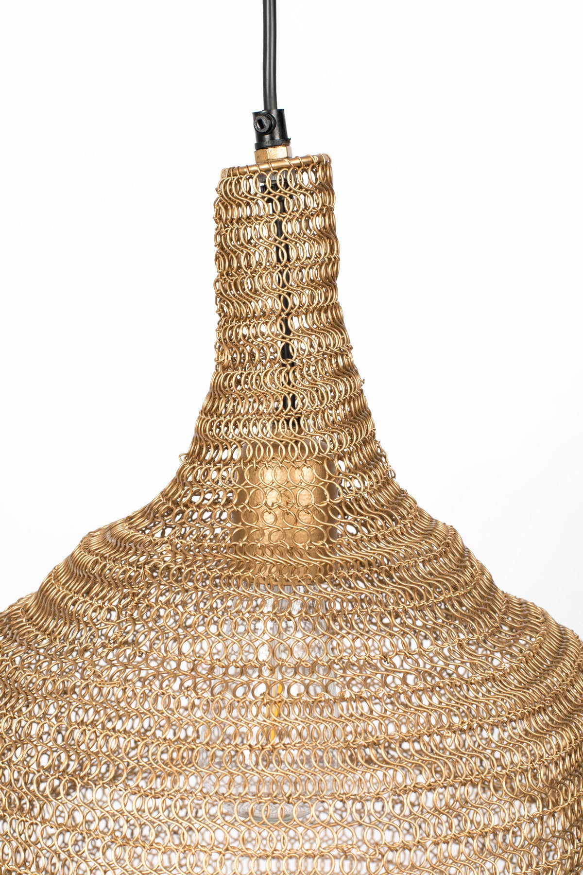 Pendellampe Lena in Gold präsentiert im Onlineshop von KAQTU Design AG. Pendelleuchte ist von White Label Living