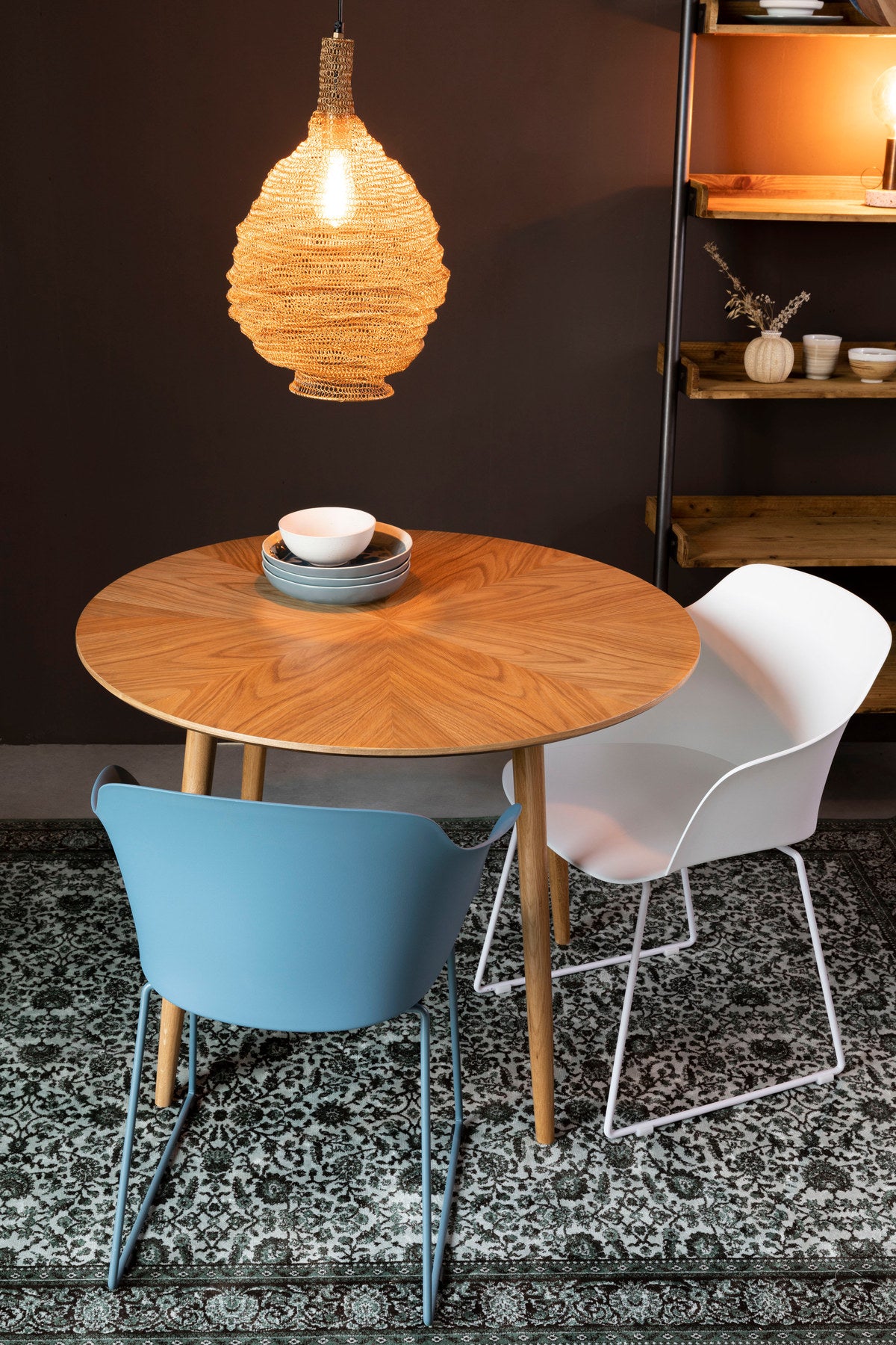 Pendellampe Lena in Gold präsentiert im Onlineshop von KAQTU Design AG. Pendelleuchte ist von White Label Living