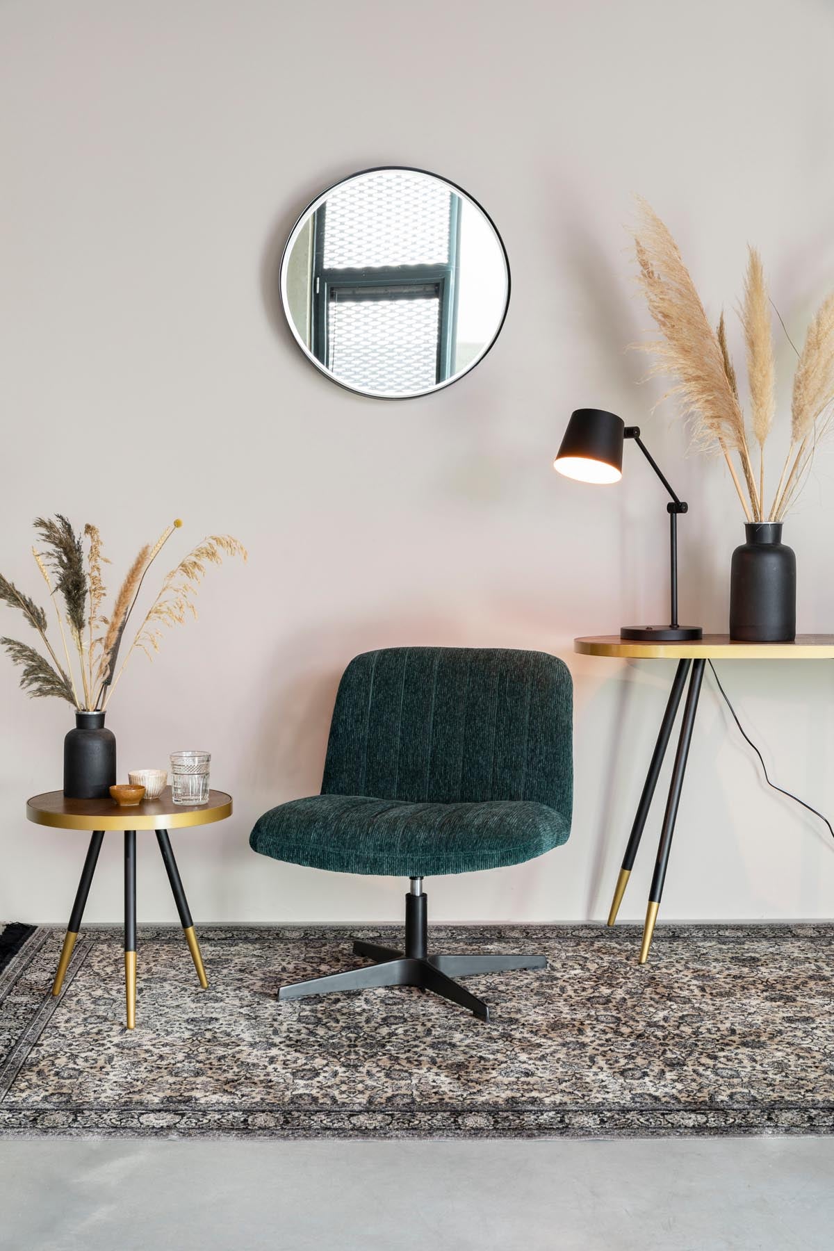 Spiegel Raj in Schwarz präsentiert im Onlineshop von KAQTU Design AG. Spiegel ist von White Label Living