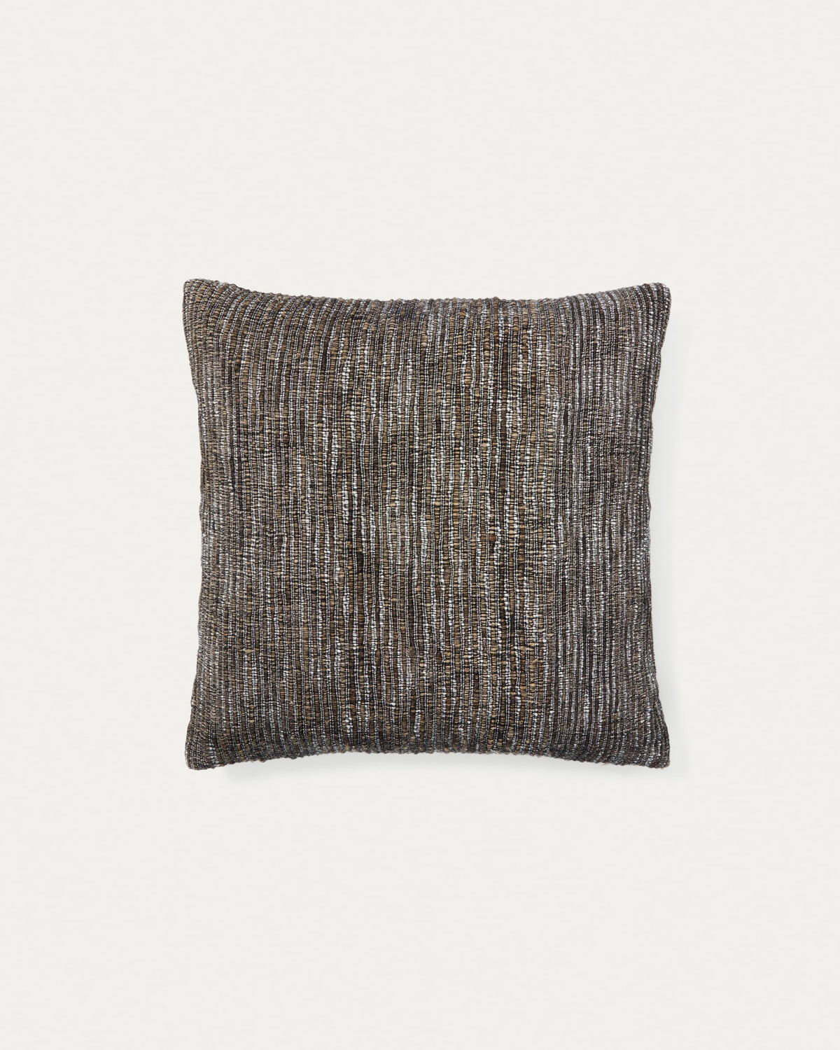 Kissenbezug Gulbe aus Seide und Baumwolle mehrfarbig 45 x 45 cm in Braun präsentiert im Onlineshop von KAQTU Design AG. Deko Kissenbezug ist von Kave Home