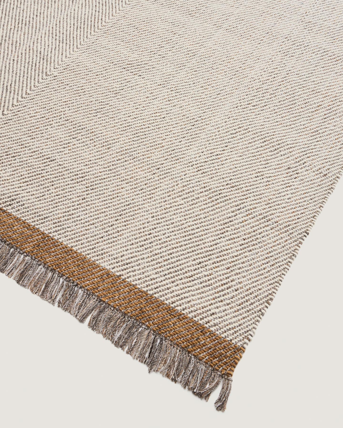 Wollteppich Brina mit Jacquard-Fischgrätmuster, beige, 300 x 200 cm in Beige präsentiert im Onlineshop von KAQTU Design AG. Teppich ist von Kave Home