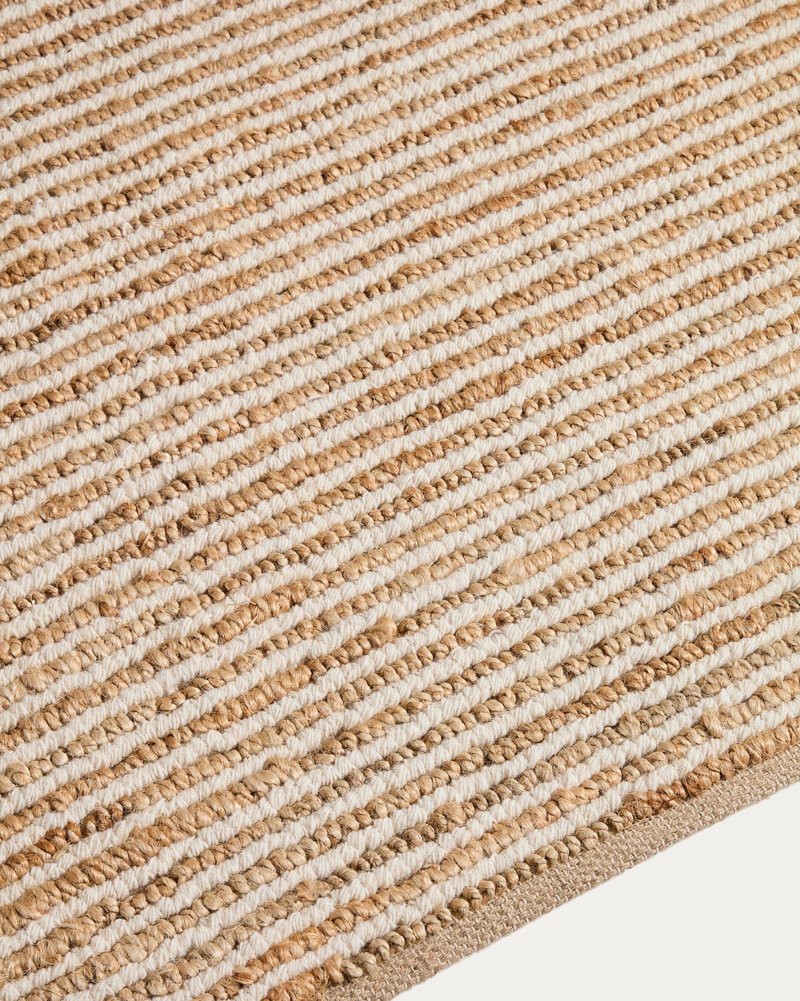Beiger Teppich Derule aus Jute und Wolle, 230 x 160 cm, stilvolles Wohnaccessoire von Kave Home, ideal für gemütliche Räume.
