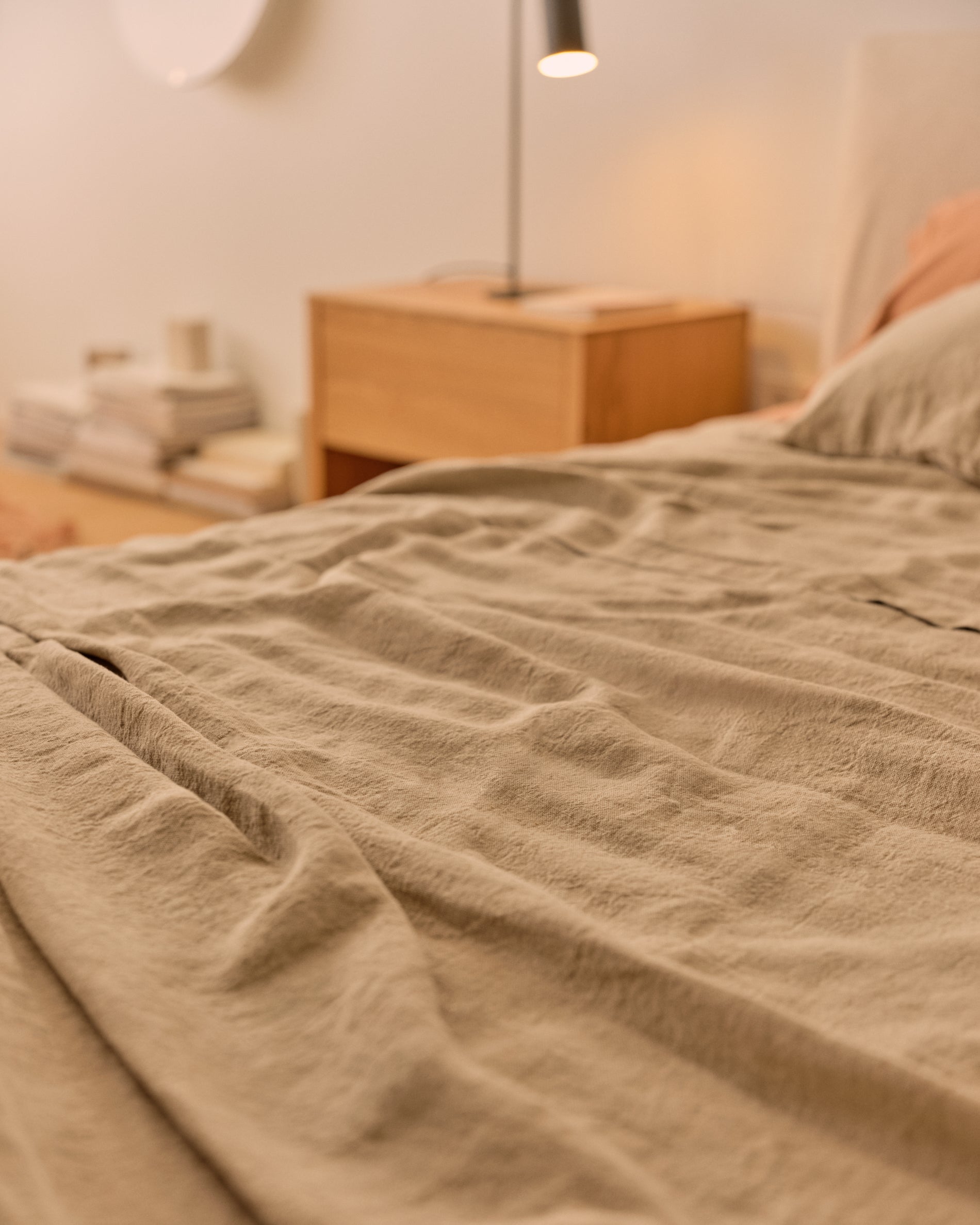 Tagesdecke Tandi aus 100 % Leinen in Beige für 150/160-cm-Betten in Natur präsentiert im Onlineshop von KAQTU Design AG. Wolldecke ist von Kave Home