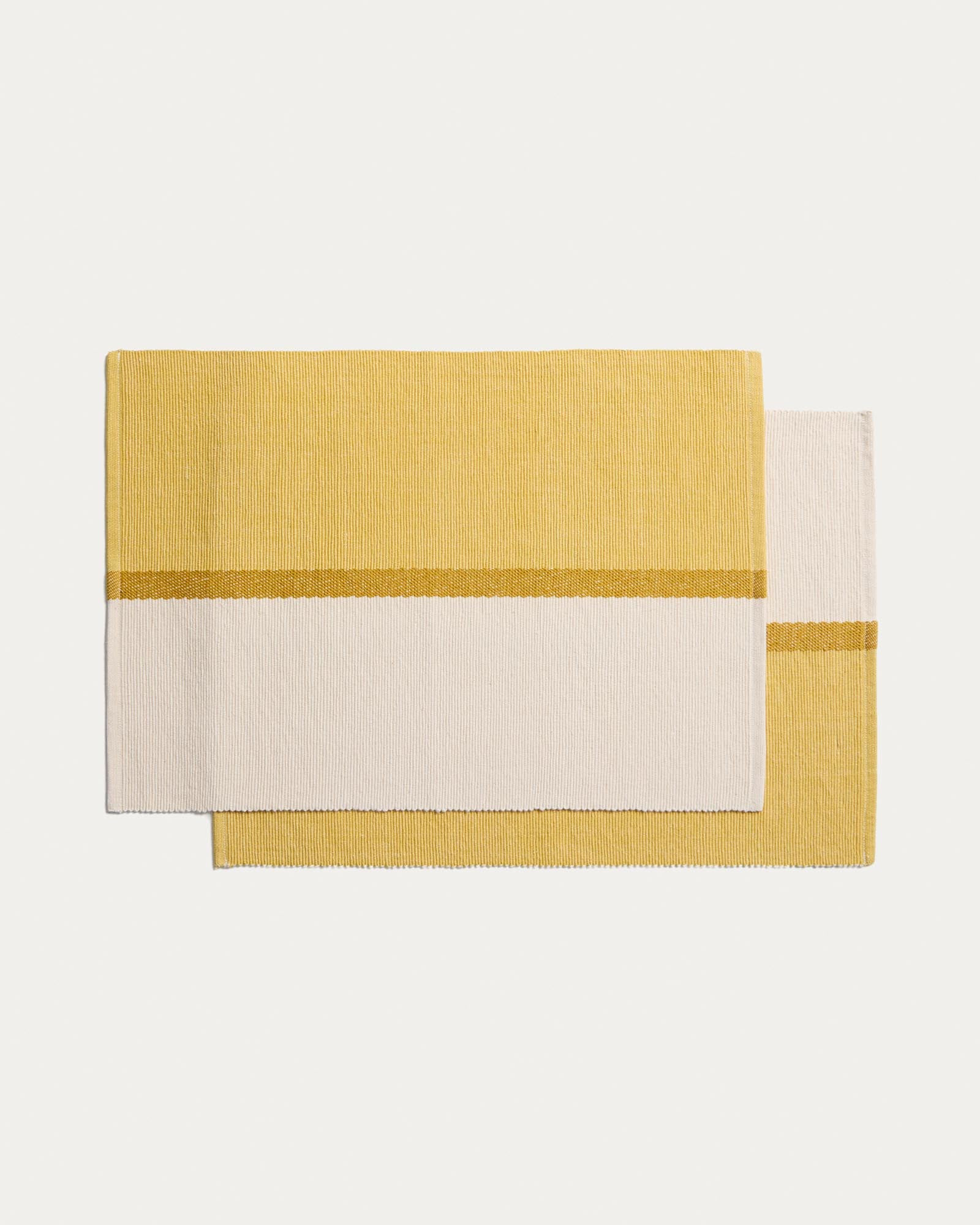 Set Tari mit 2 Tischsets aus 100% Baumwolle gelb 35 x 50 cm in Gelb präsentiert im Onlineshop von KAQTU Design AG. Tischset ist von Kave Home