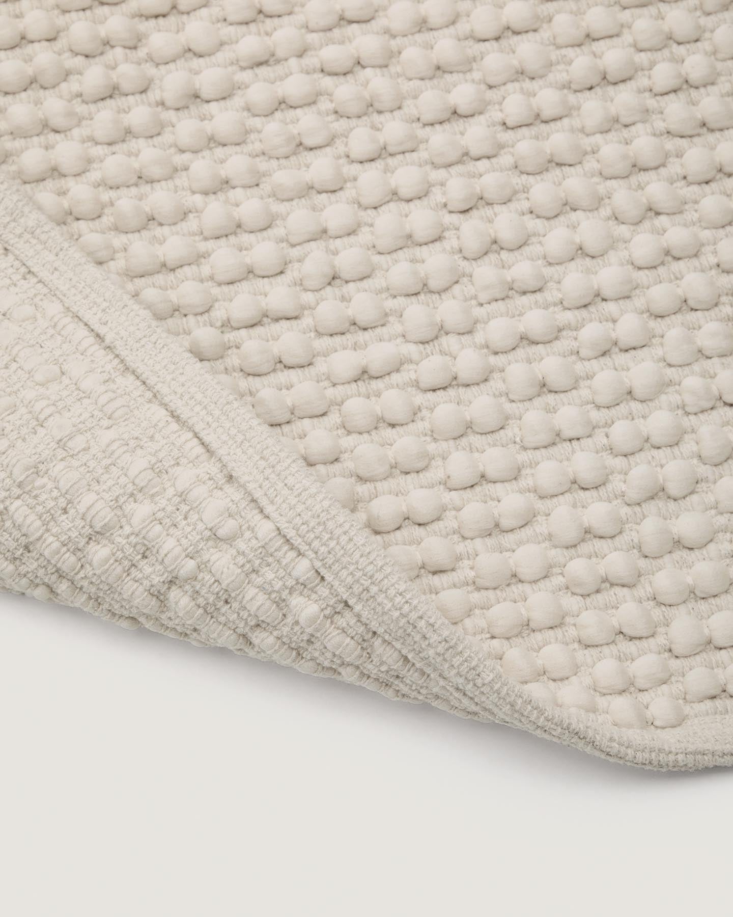 Teppichläufer Mascarell Baumwolle und Polyester weiss 70 x 140 cm in Weiss präsentiert im Onlineshop von KAQTU Design AG. Teppich ist von Kave Home