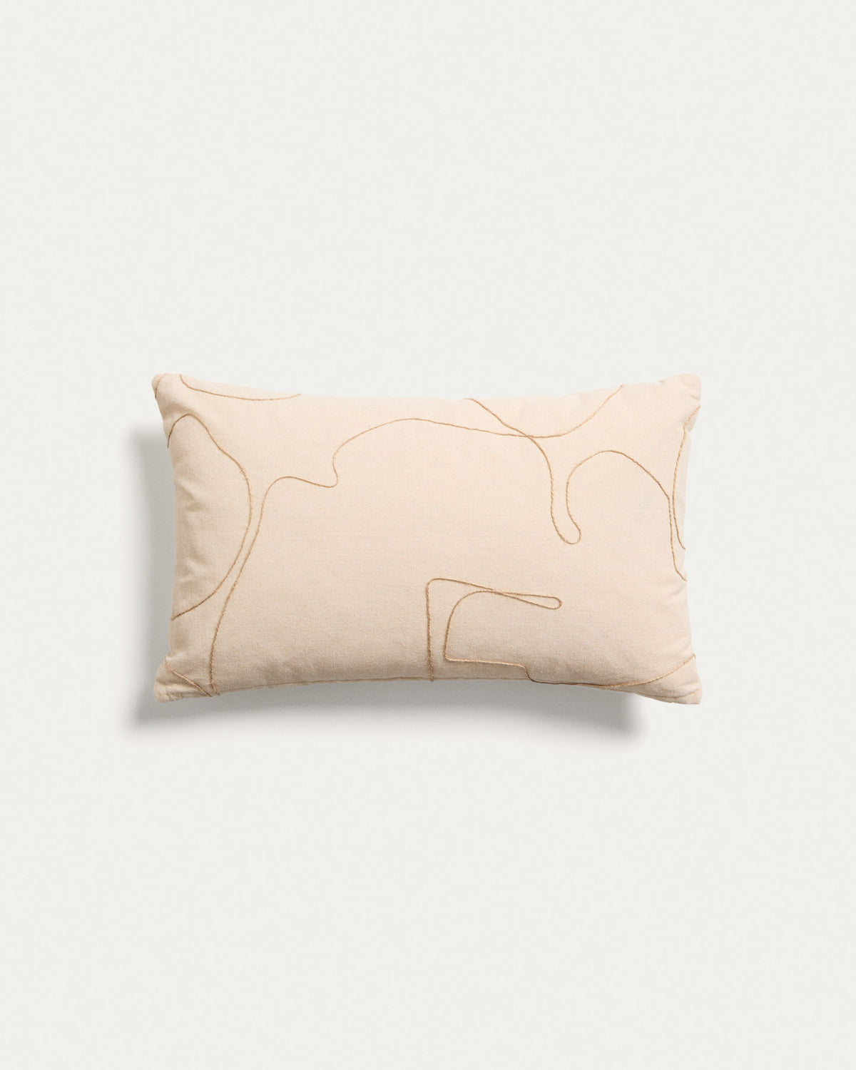 Kissenbezug Dibel aus ecrufarbener Baumwolle mit beiger Stickerei, 30 x 50 cm in Beige präsentiert im Onlineshop von KAQTU Design AG. Deko Kissenbezug ist von Kave Home