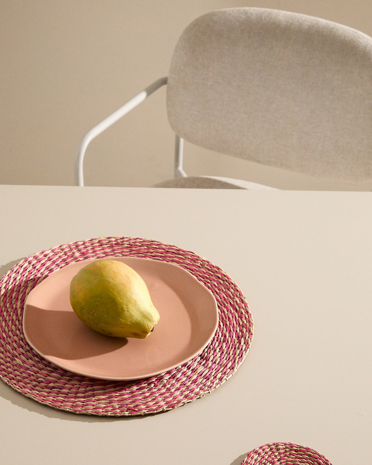 Set Rivela aus 2 Tischsets aus Seegras in Rot Ø 38 cm in Rot präsentiert im Onlineshop von KAQTU Design AG. Tischset ist von Kave Home