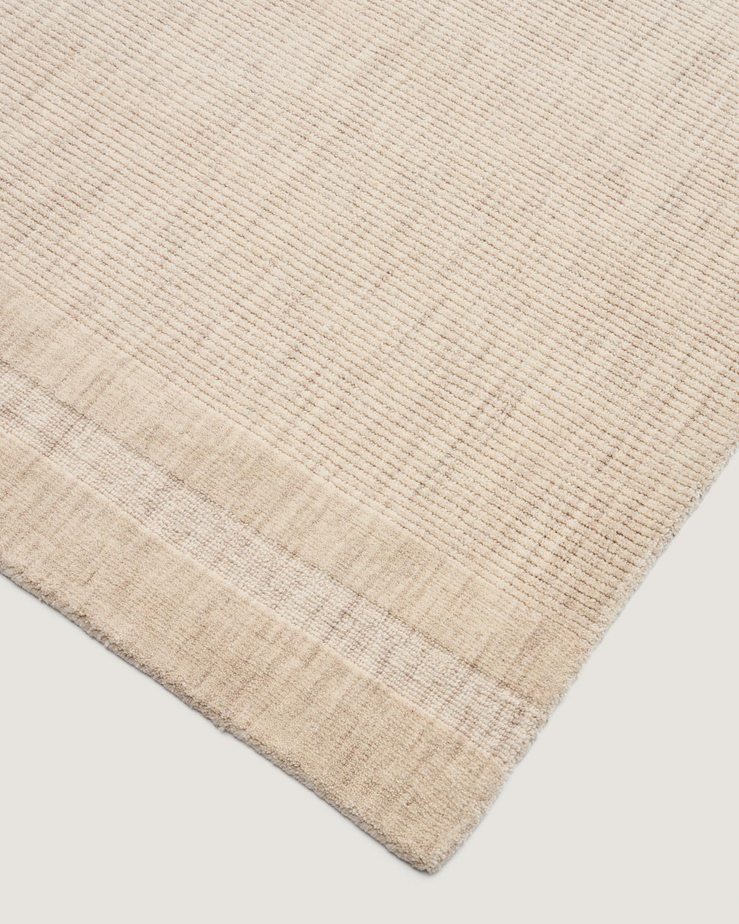 Wollteppich Dalena mit Jacquard-Streifenmuster, beige, 300 x 200 cm in Natur präsentiert im Onlineshop von KAQTU Design AG. Teppich ist von Kave Home
