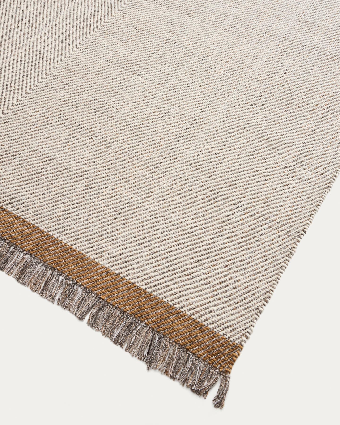 Wollteppich Brina mit Jacquard-Fischgrätmuster, beige, 230 x 160 cm in Beige präsentiert im Onlineshop von KAQTU Design AG. Teppich ist von Kave Home