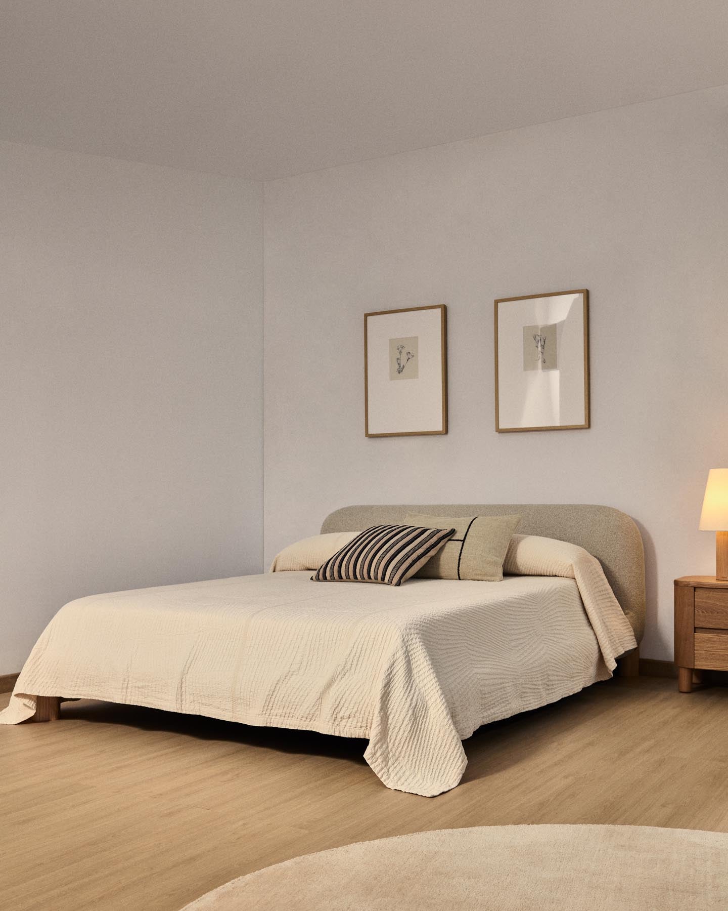 Tagesdecke Raylo aus 100 % Baumwolle mit Streifenstruktur für 150/160 Betten in Ecru präsentiert im Onlineshop von KAQTU Design AG. Duvet ist von Kave Home