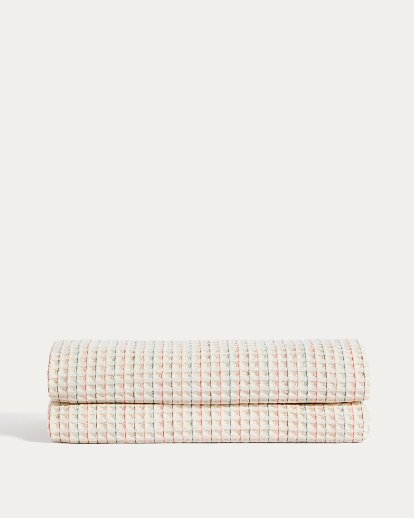 Tagesdecke Wufy aus 100 % Baumwoll-Waffelpiqué mit bunten Streifen für 90 cm Betten in Mehrfarbig präsentiert im Onlineshop von KAQTU Design AG. Wolldecke ist von Kave Home